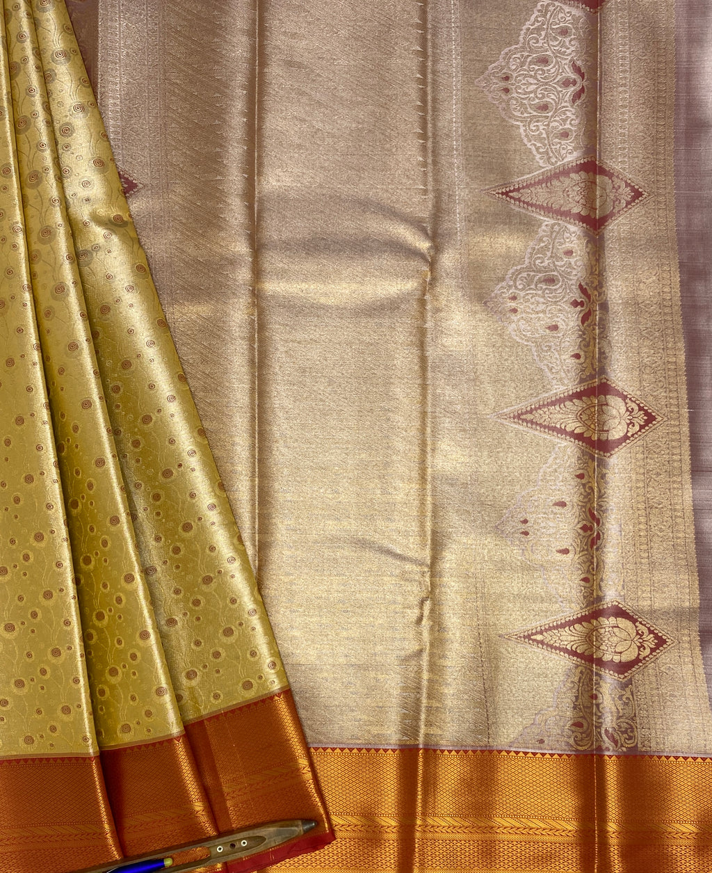 VSAS889 - light golden color body , red color pallu , blouse.