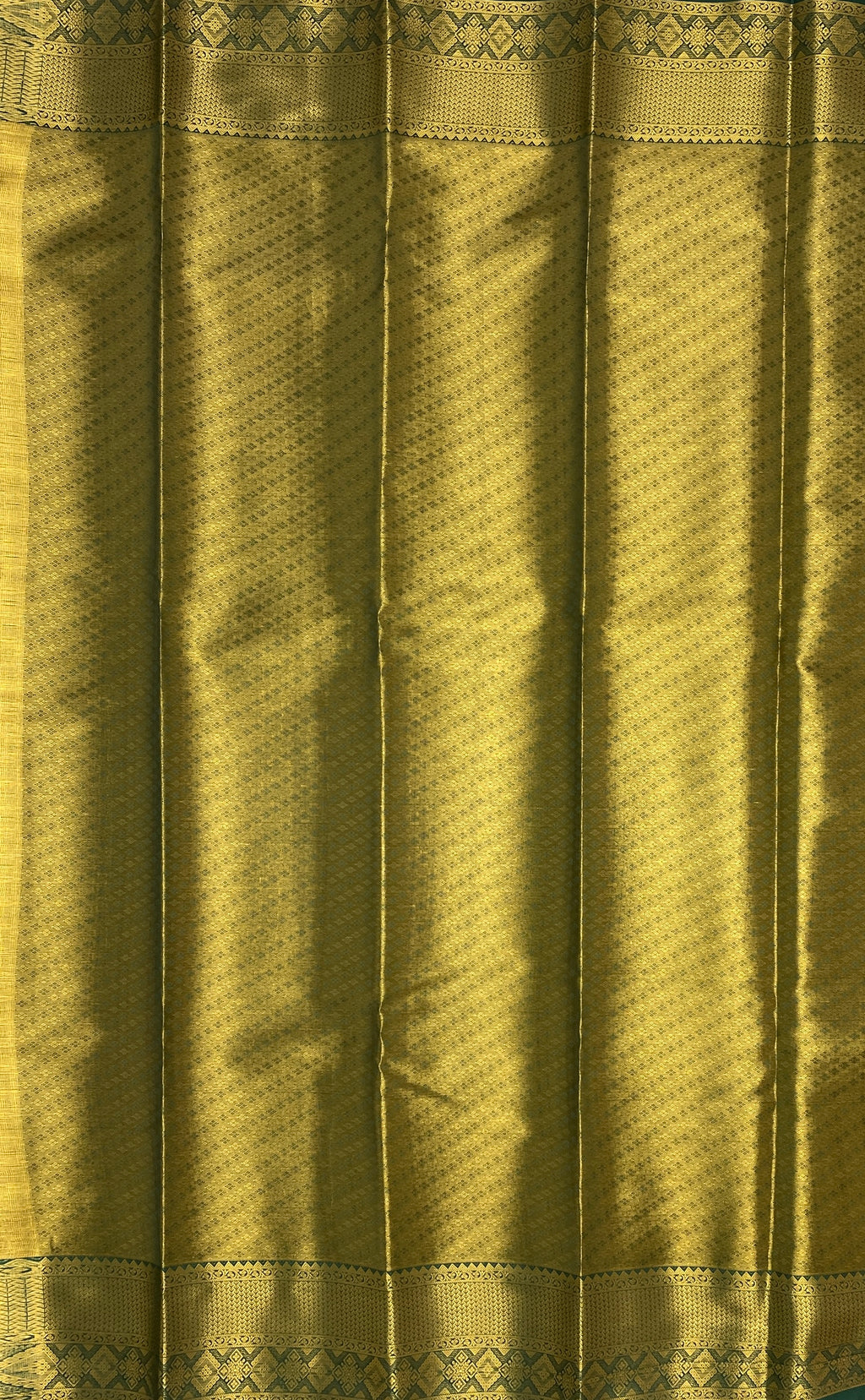 VSAS897 - light golden color body , bottle green color pallu , blouse.
