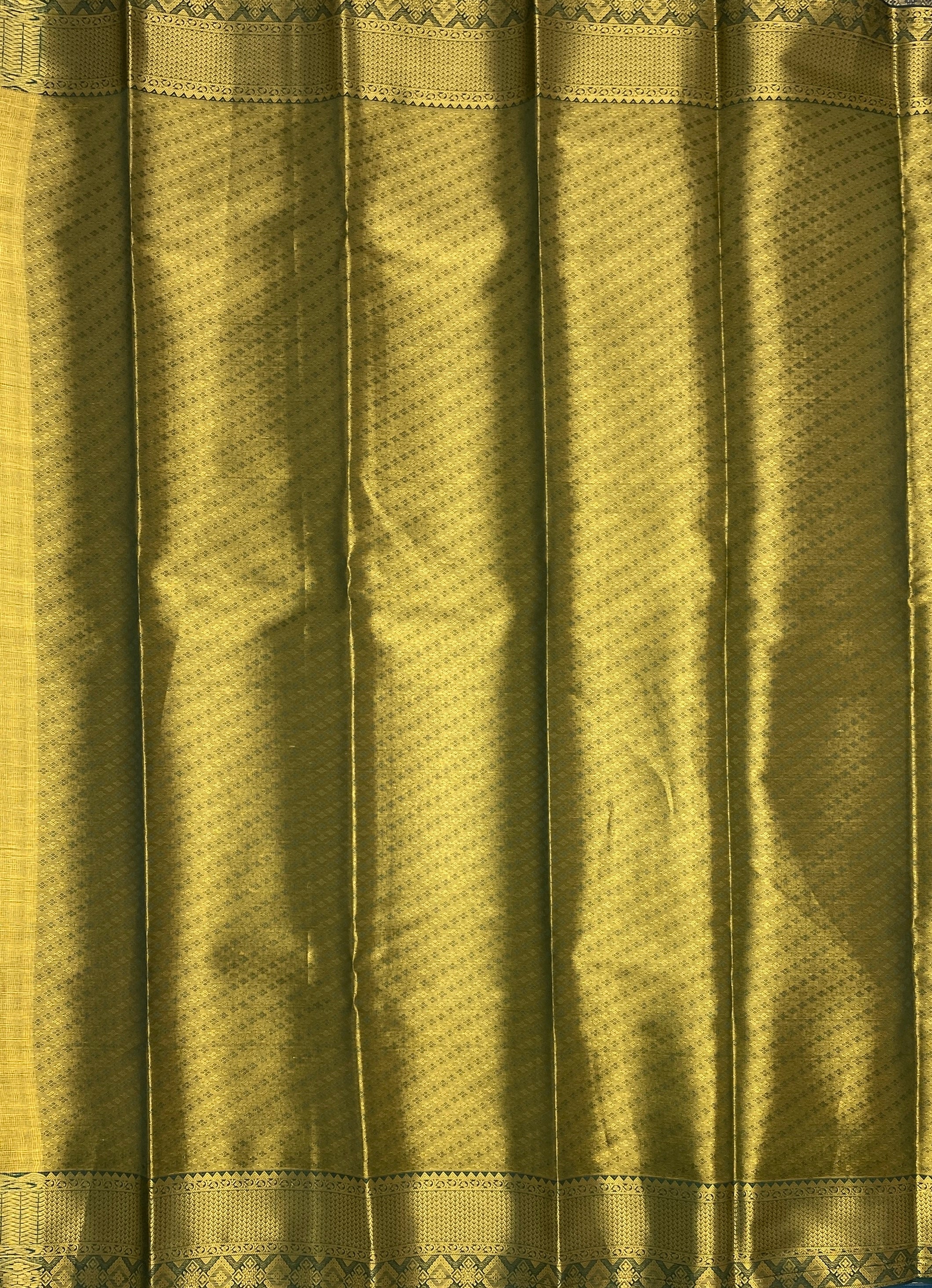 VSAS899 - lavender color body , bottle green color pallu , blouse.