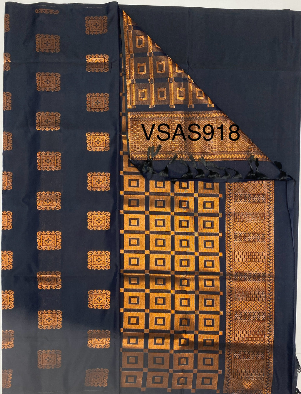 VSAS918 - black color body ,pallu , blouse.