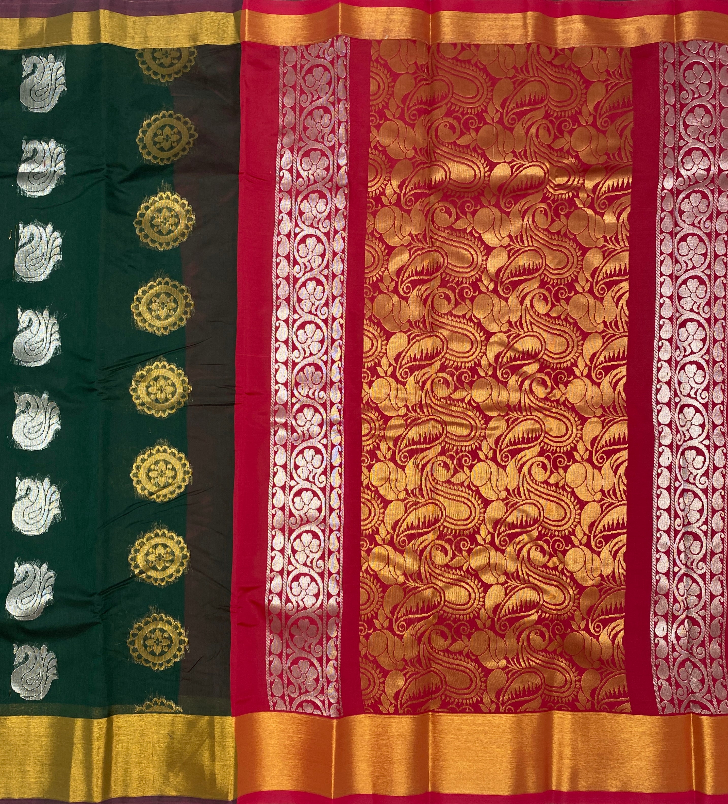 VSKC96 - bottle green color body , dark pink color pallu , blouse.