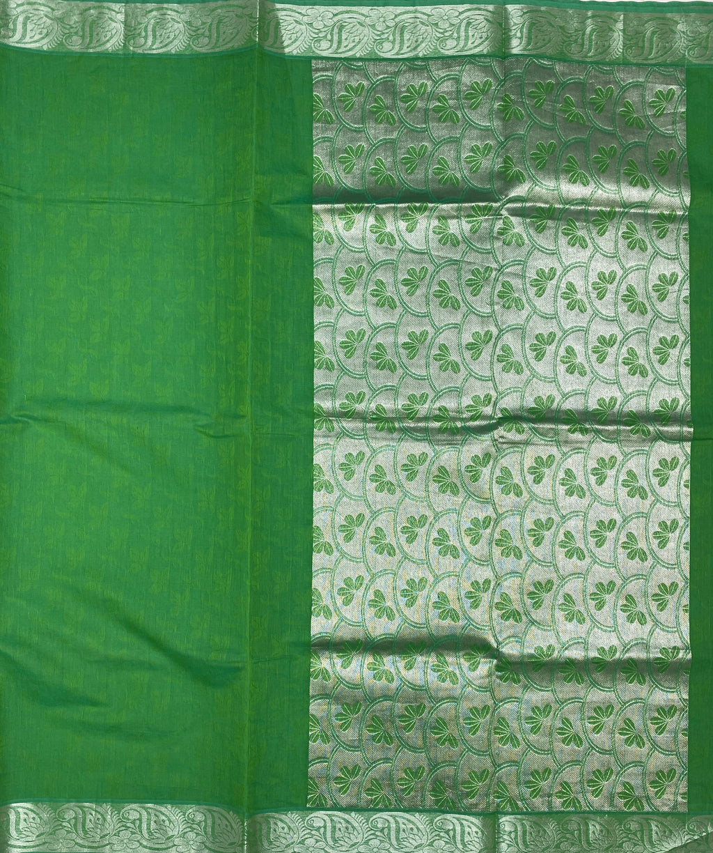VSC149 - dual tone green color body,pallu,blouse.