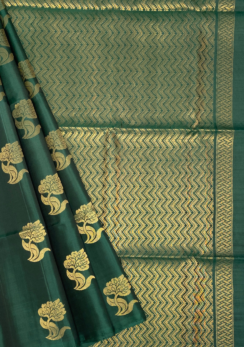 VSS319 - bottle green color body, pallu , blouse pure silk saree