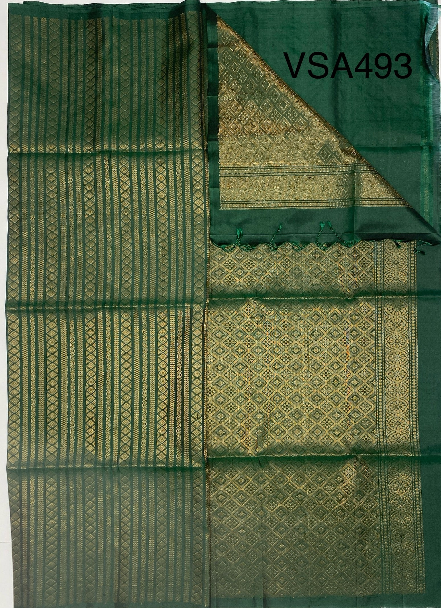 VSA493 - bottle green color body, pallu , blouse pure silk saree