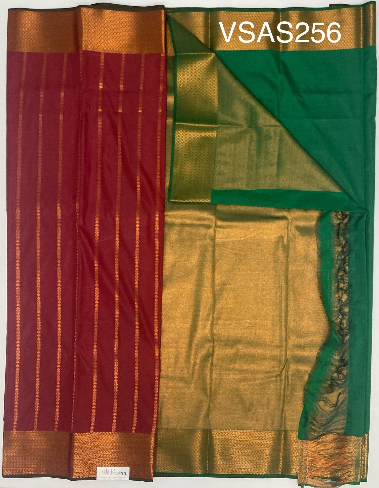 VSAS256 - brick red color body , dark green color pallu , blouse.