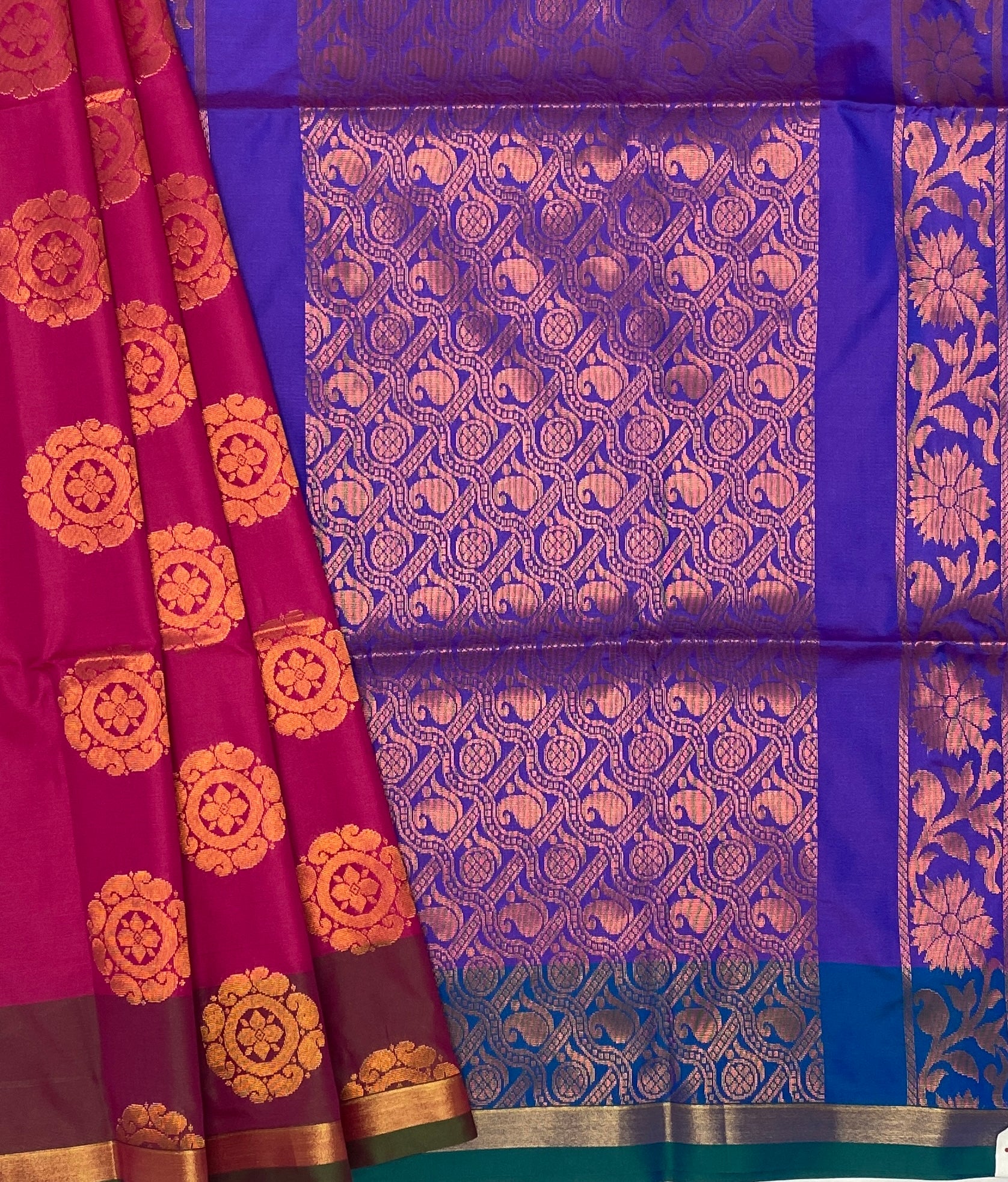 VSAS613 - magenta color body , ink blue with green color pallu , blouse.