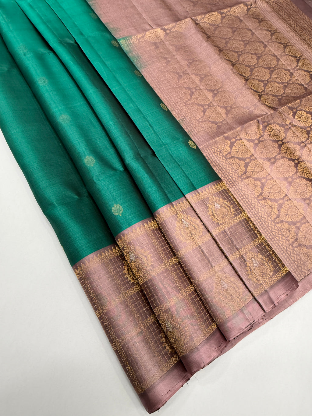 VST341 - peacock green color body , pink color pallu , blouse - Pure silk saree