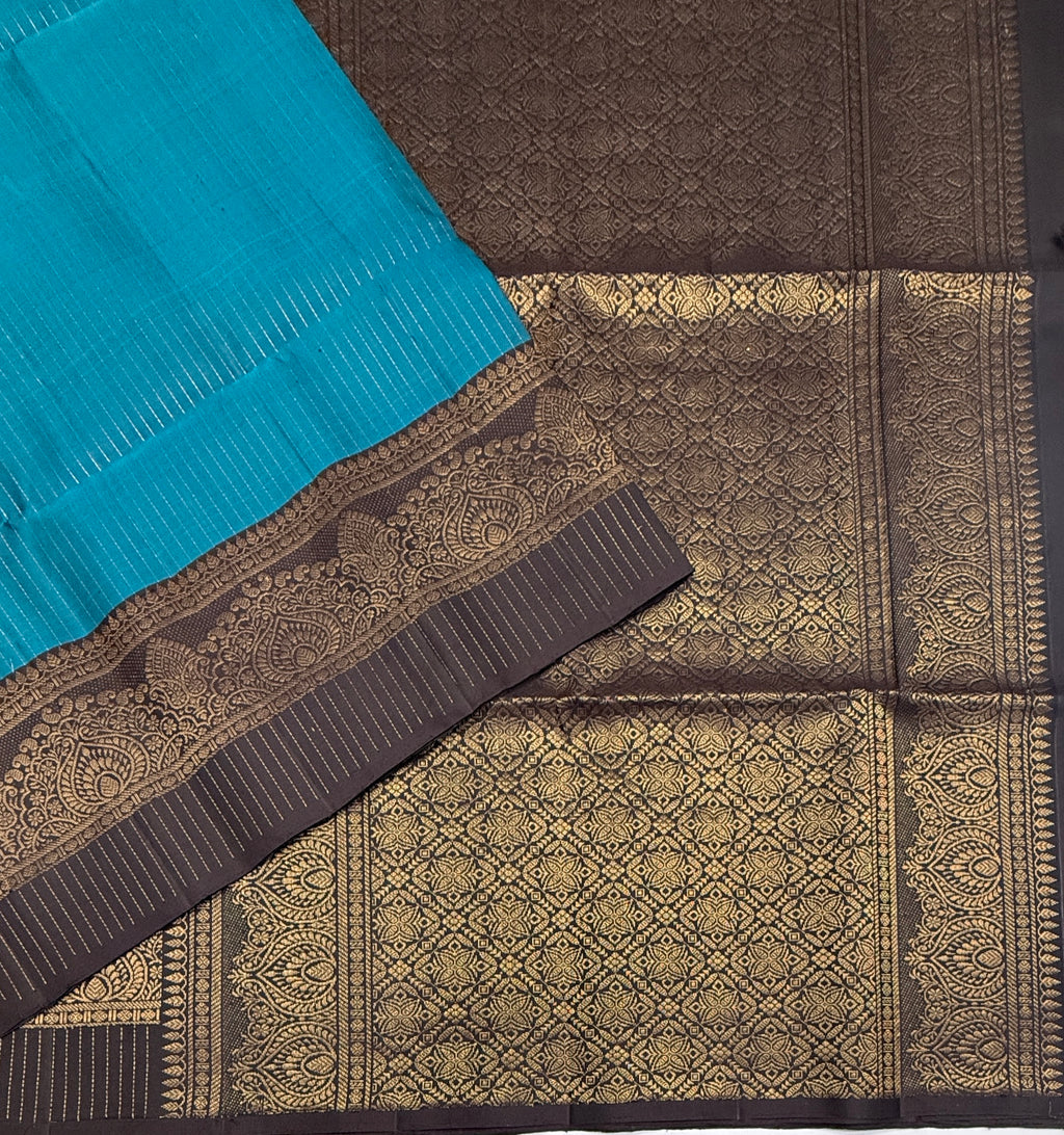 VST350 - peacock green color body , dark purple color pallu , blouse - Pure silk saree