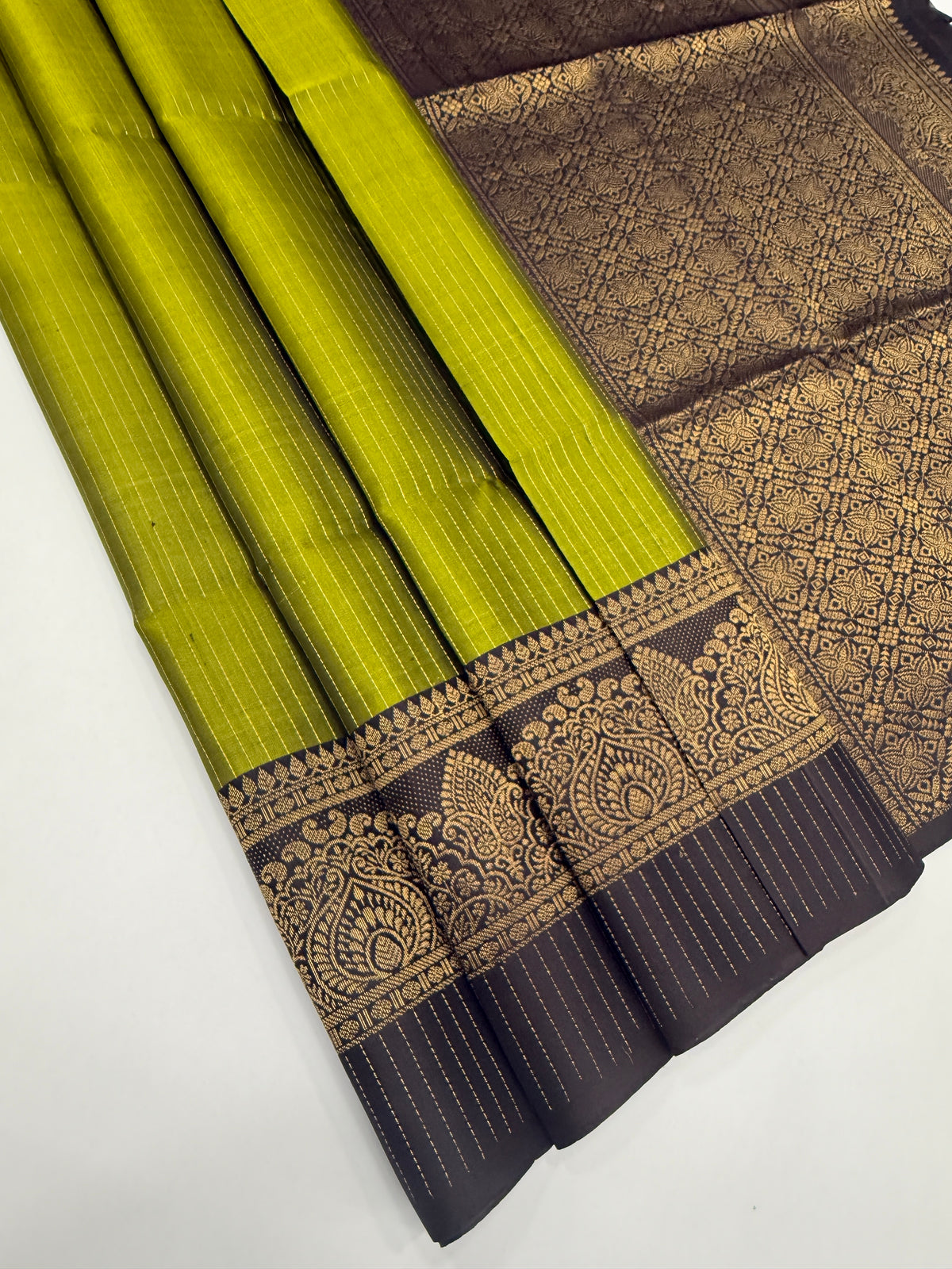 VST351 - mehandi green color body , dark purple color pallu , blouse - Pure silk saree