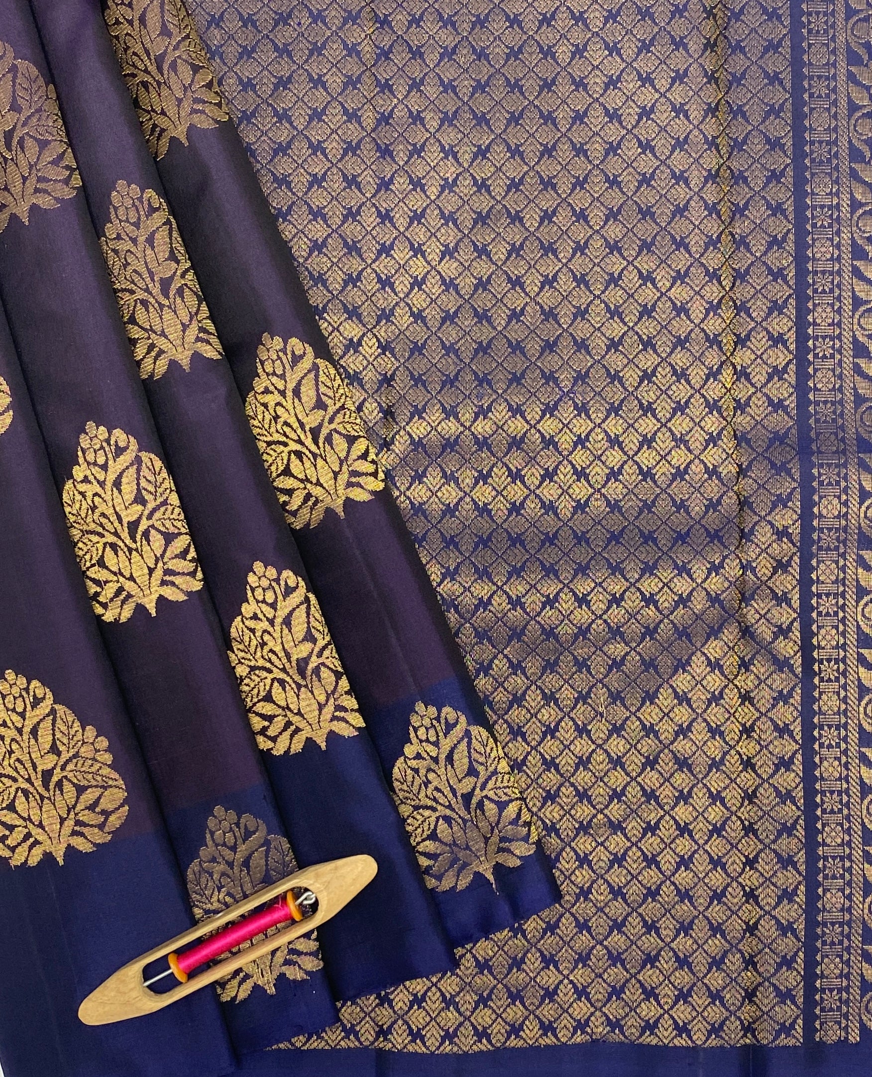 VSCB386 - dark violet color body , ink blue color pallu , blouse - Pure silk saree