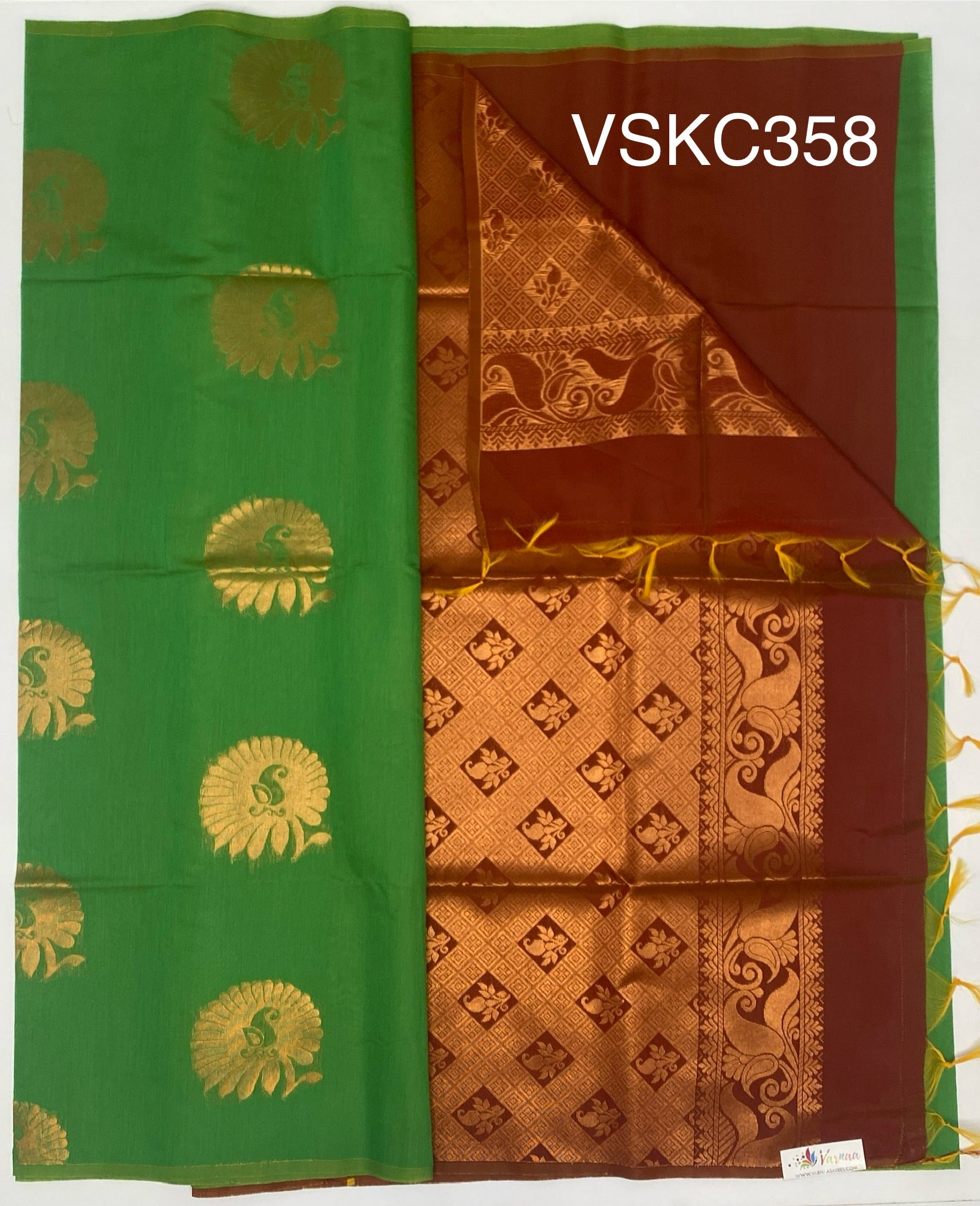 VSKC358 - green color body , maroon with yellow color pallu , blouse.