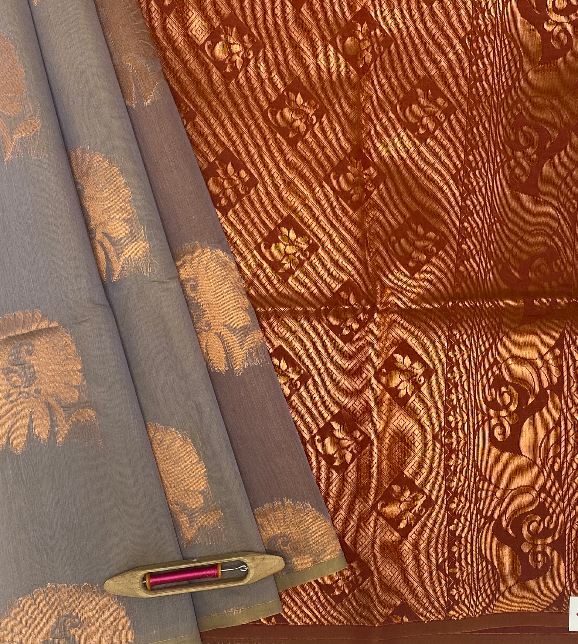 VSKC362 - light lavender color body , maroon with yellow color pallu , blouse.