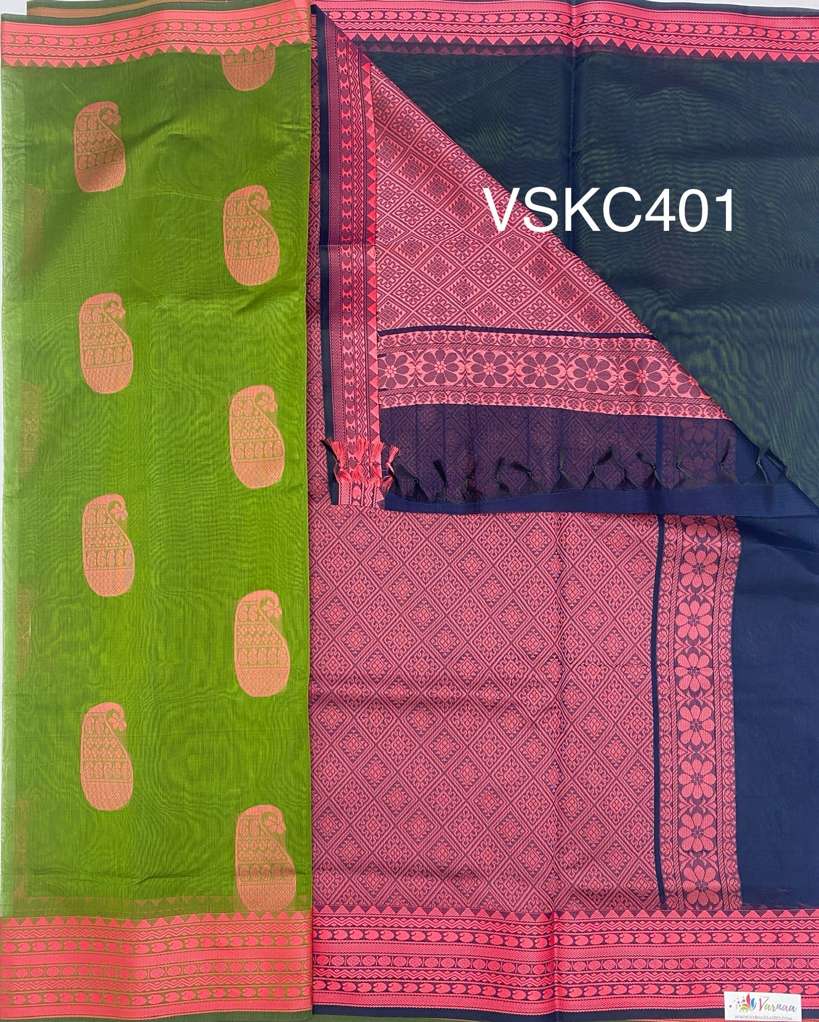 VSKC401 - leaf green color body , navy blue color pallu , blouse.