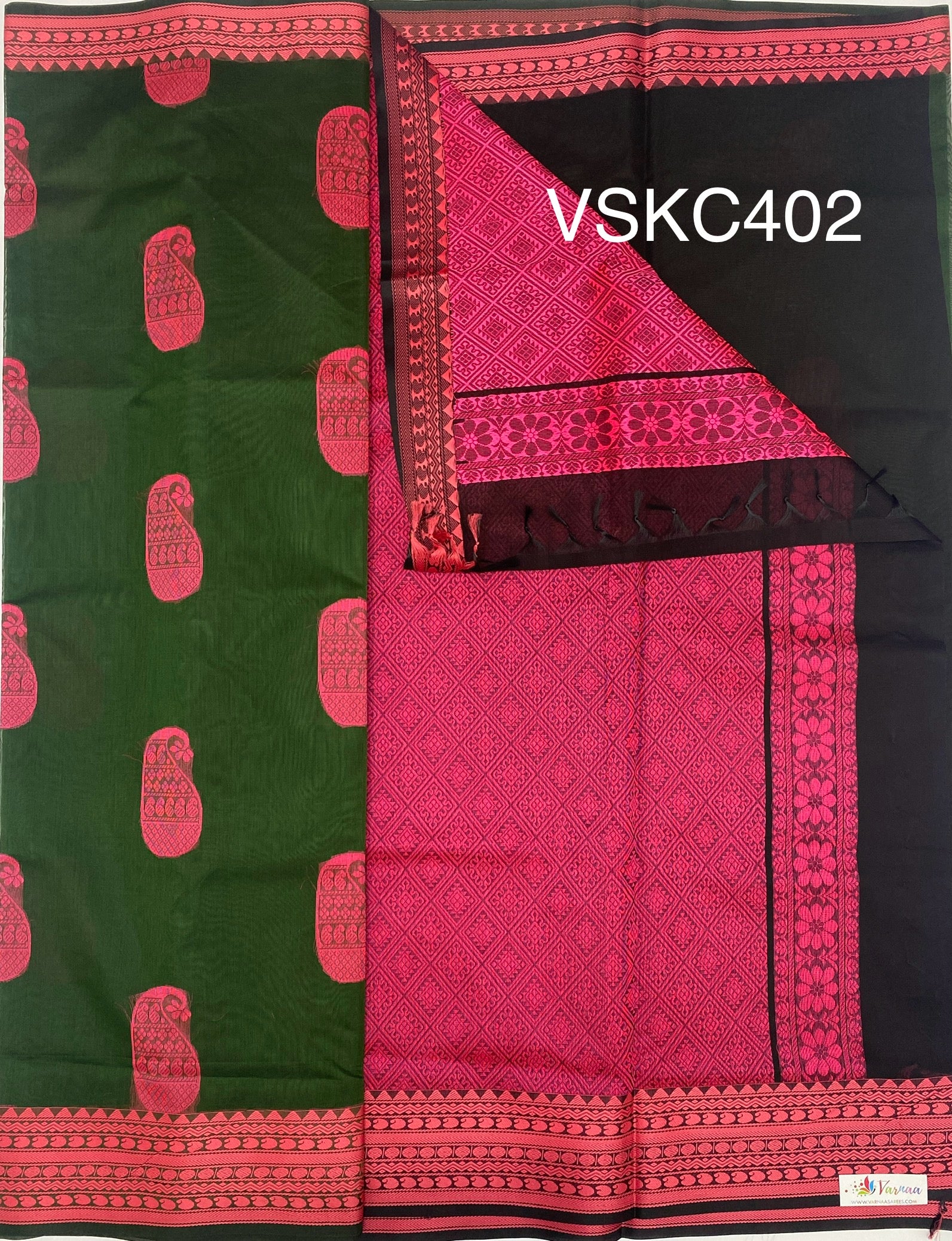 VSKC402 - bottle green color body , black color pallu , blouse.