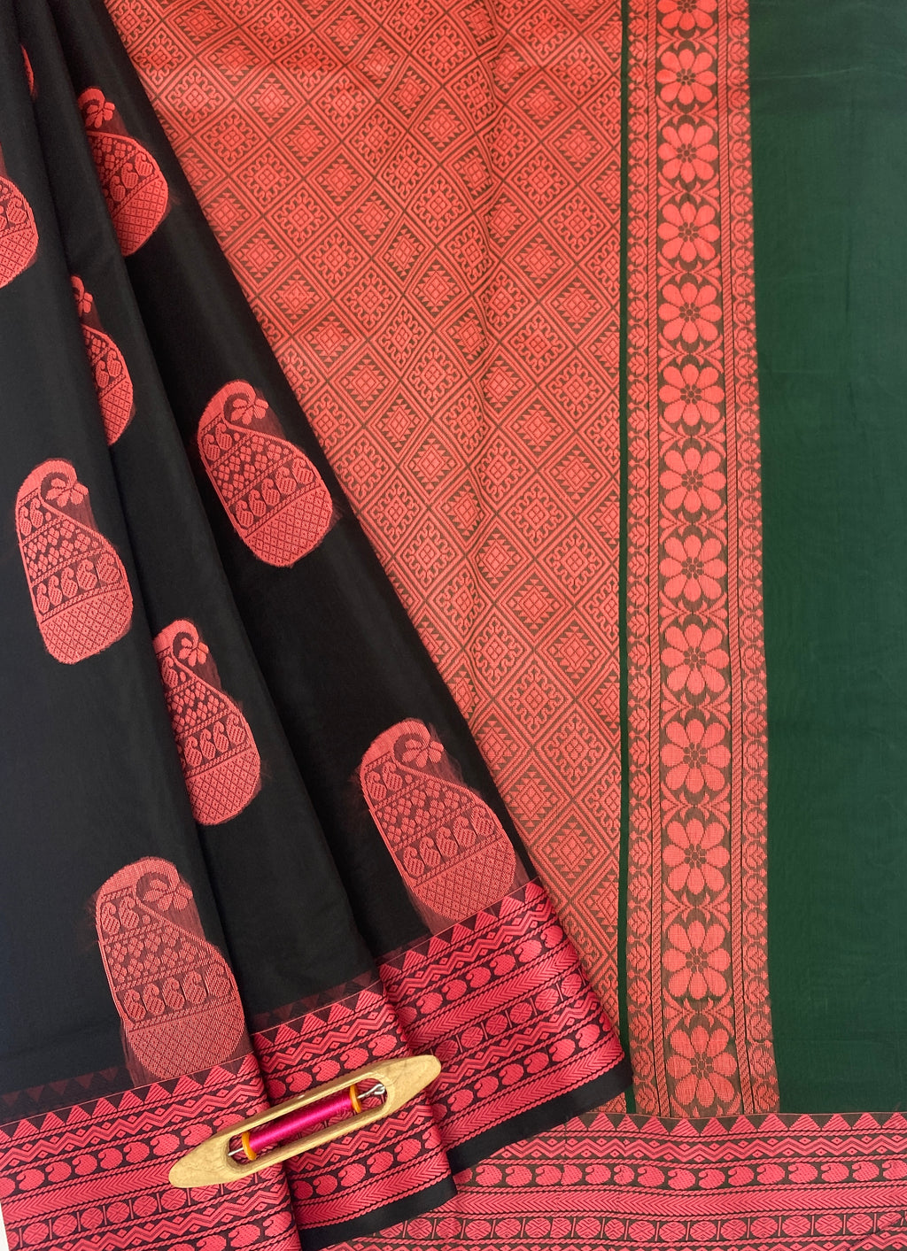 VSKC403 - black color body , bottle green color pallu , blouse.