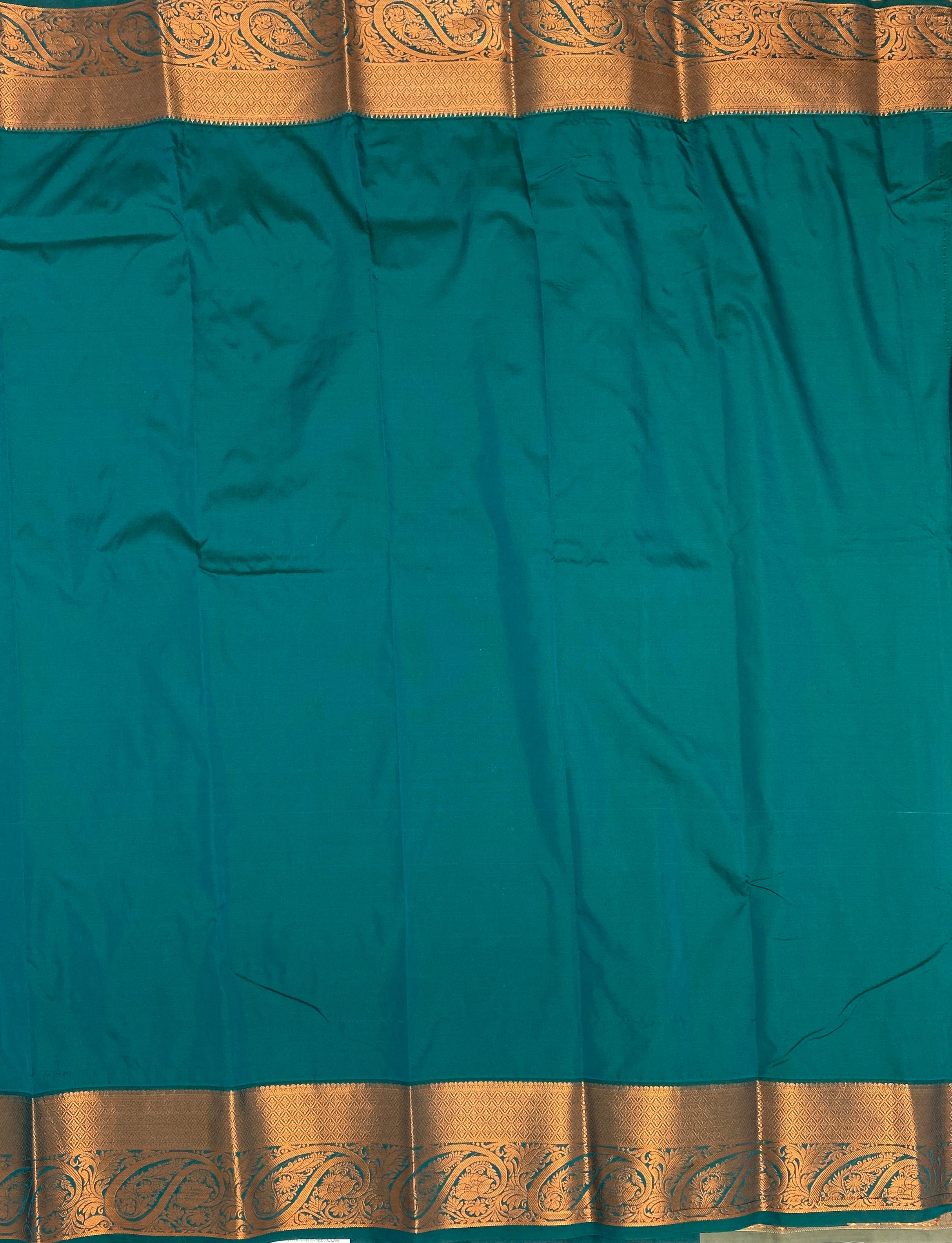VSAS659 - half white color body , green color pallu , blouse.
