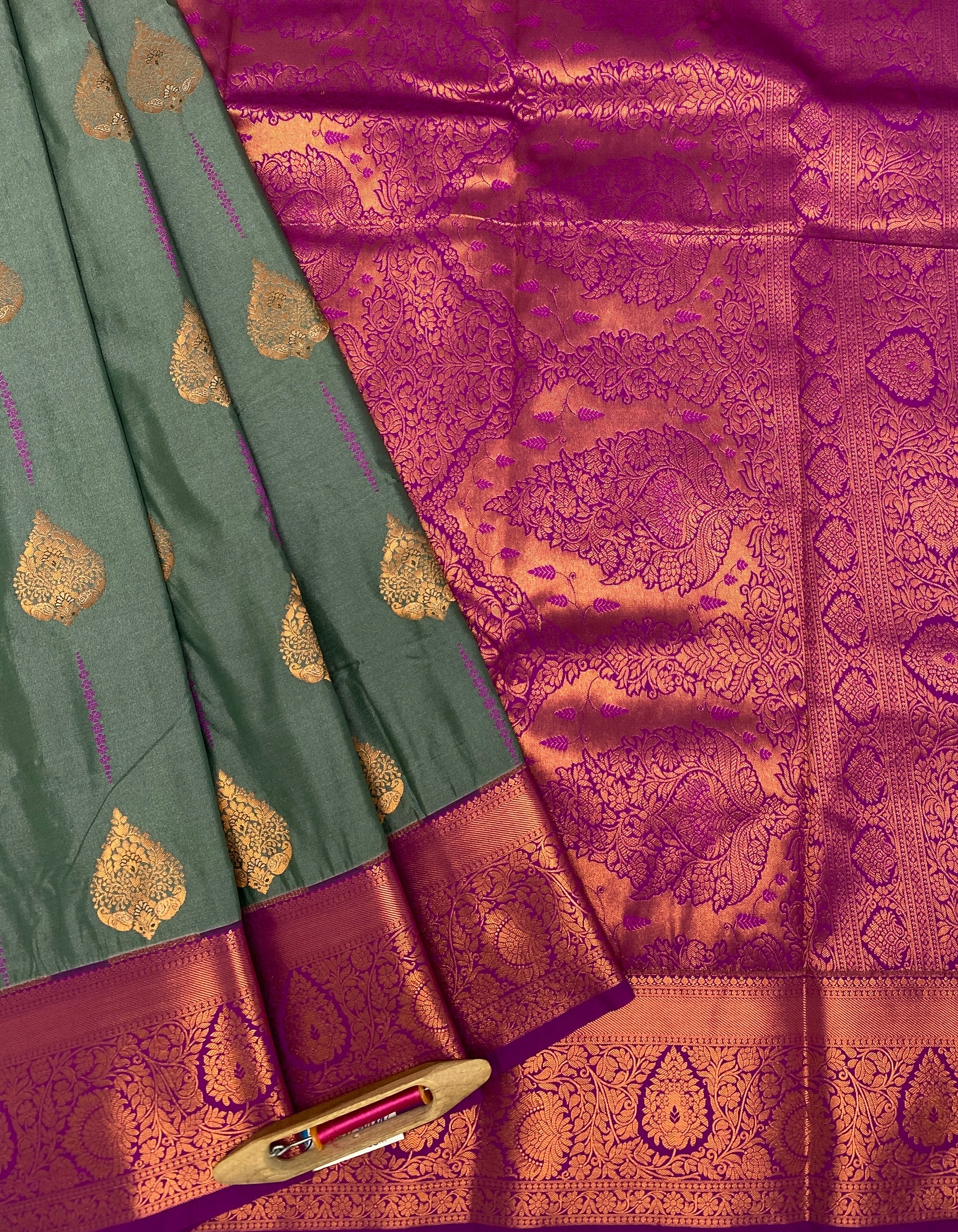 VSAS664 - grey color body , violet color pallu , blouse.