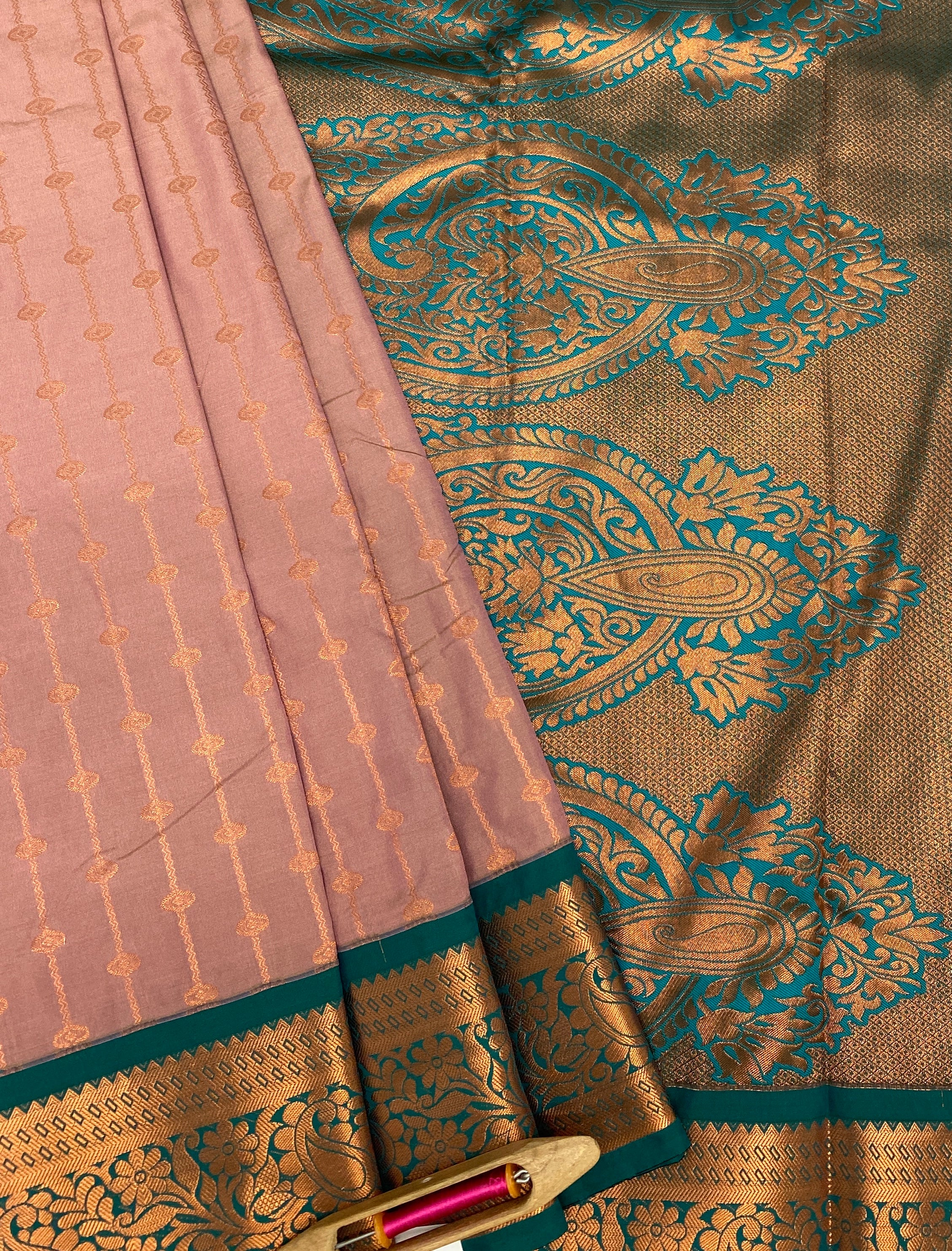VSAS701 - onion brown color body , green color pallu , blouse.