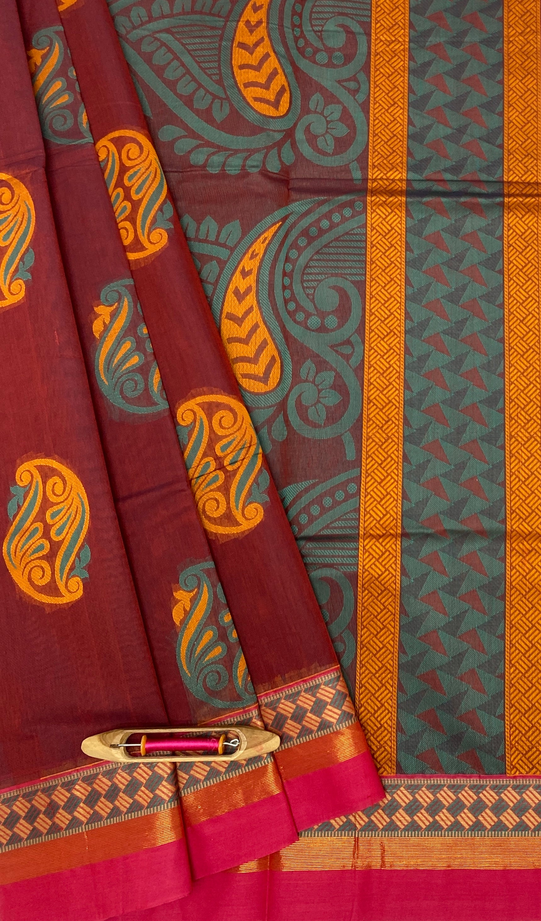 VSC592 - maroon color body, pallu,blouse.