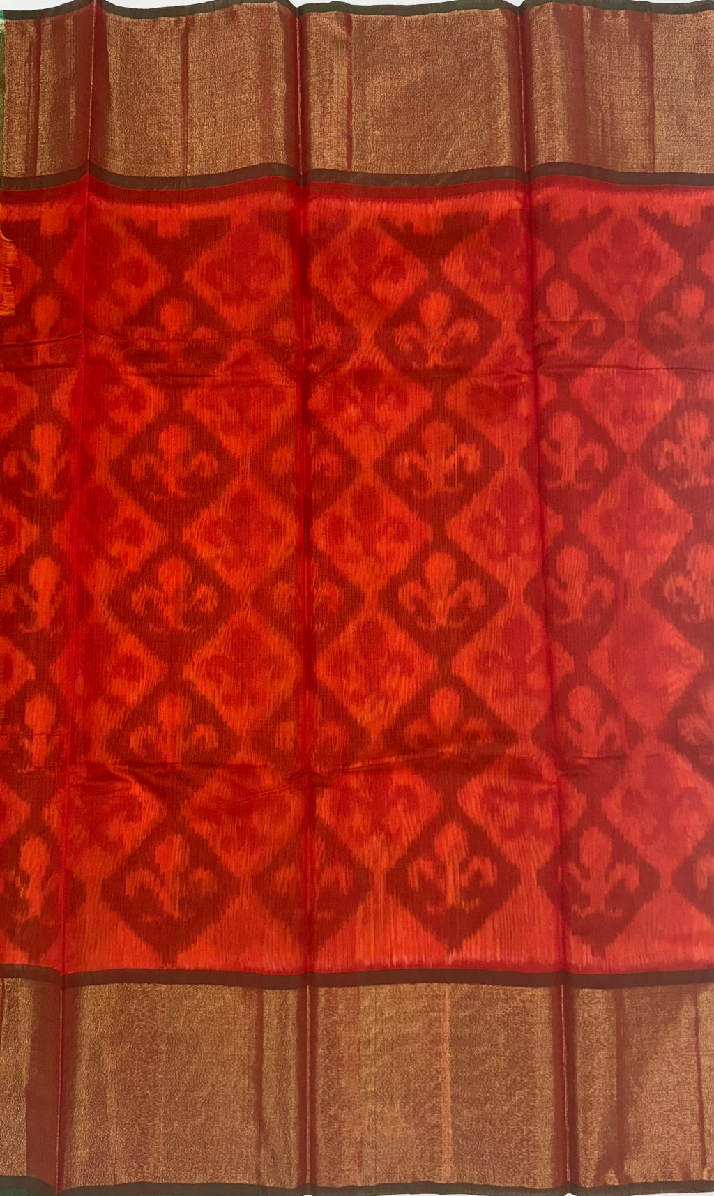 VSISC367 - yellow color body , red color pallu , blouse.