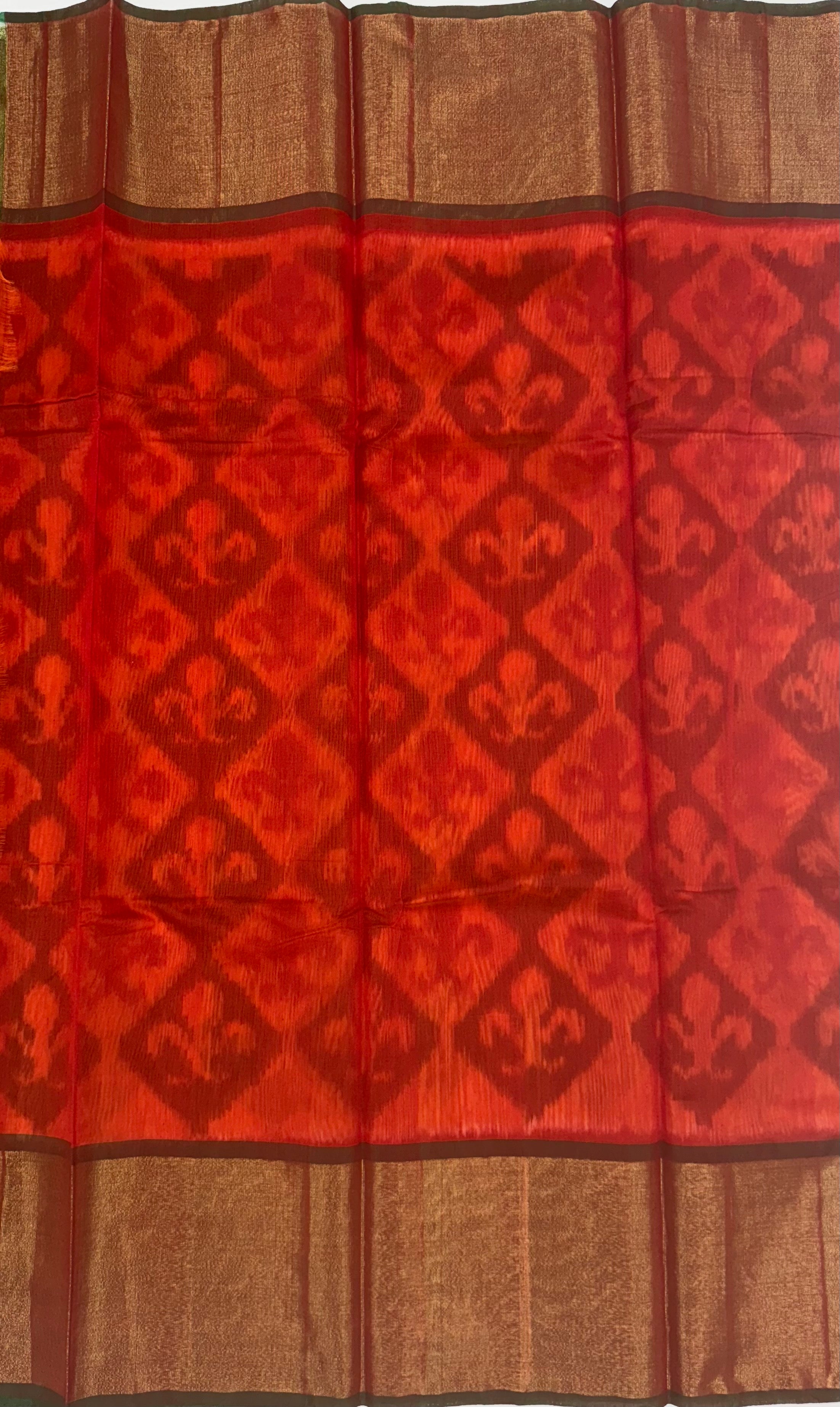 VSISC367 - yellow color body , red color pallu , blouse.