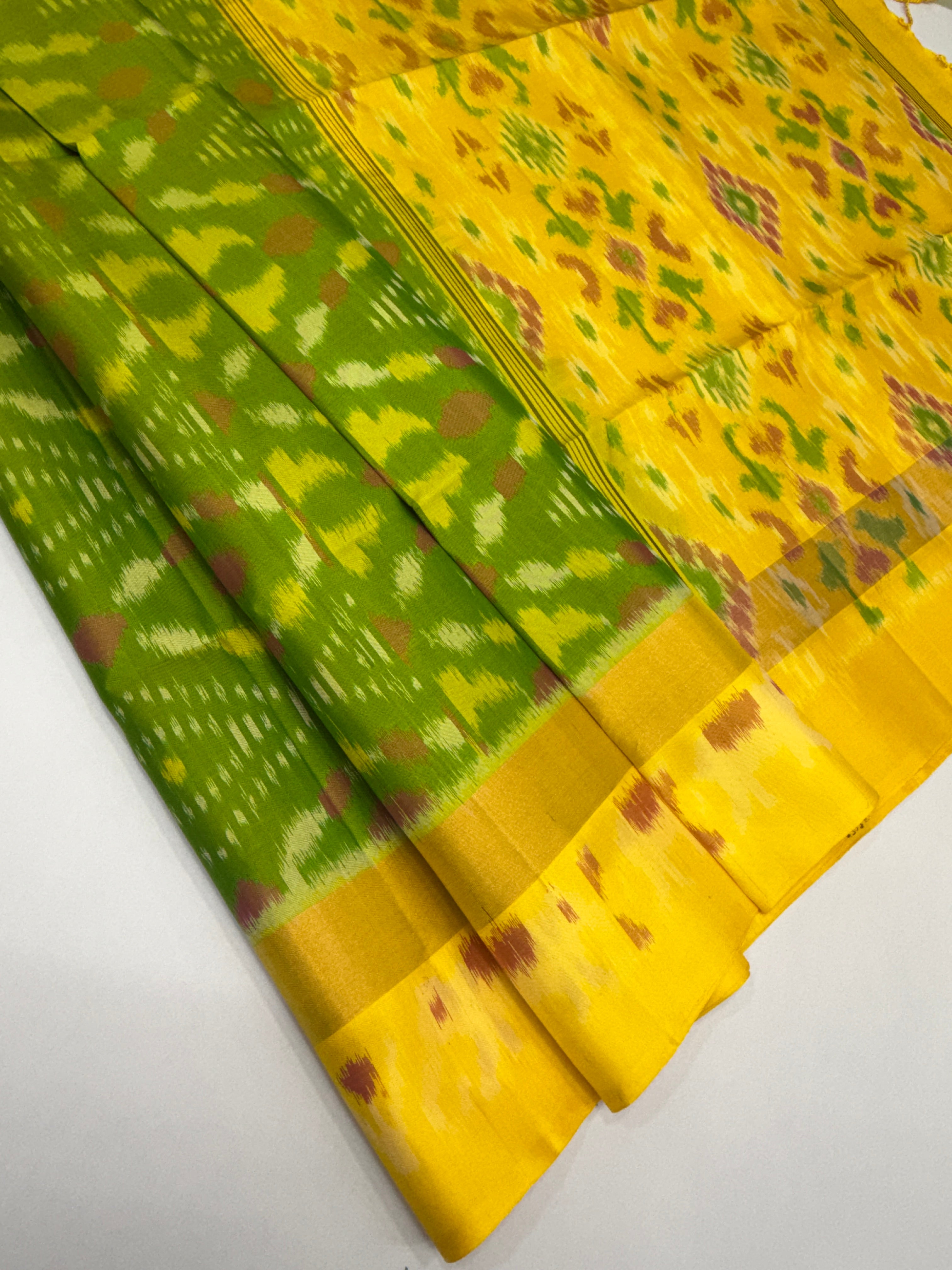 VSIS457 - green color body , yellow color pallu , blouse - Pure silk saree