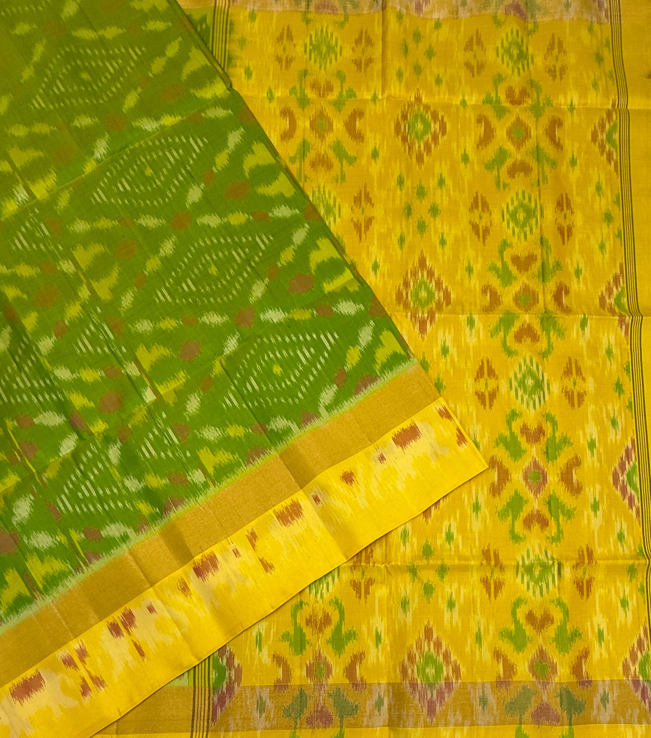 VSIS457 - green color body , yellow color pallu , blouse - Pure silk saree