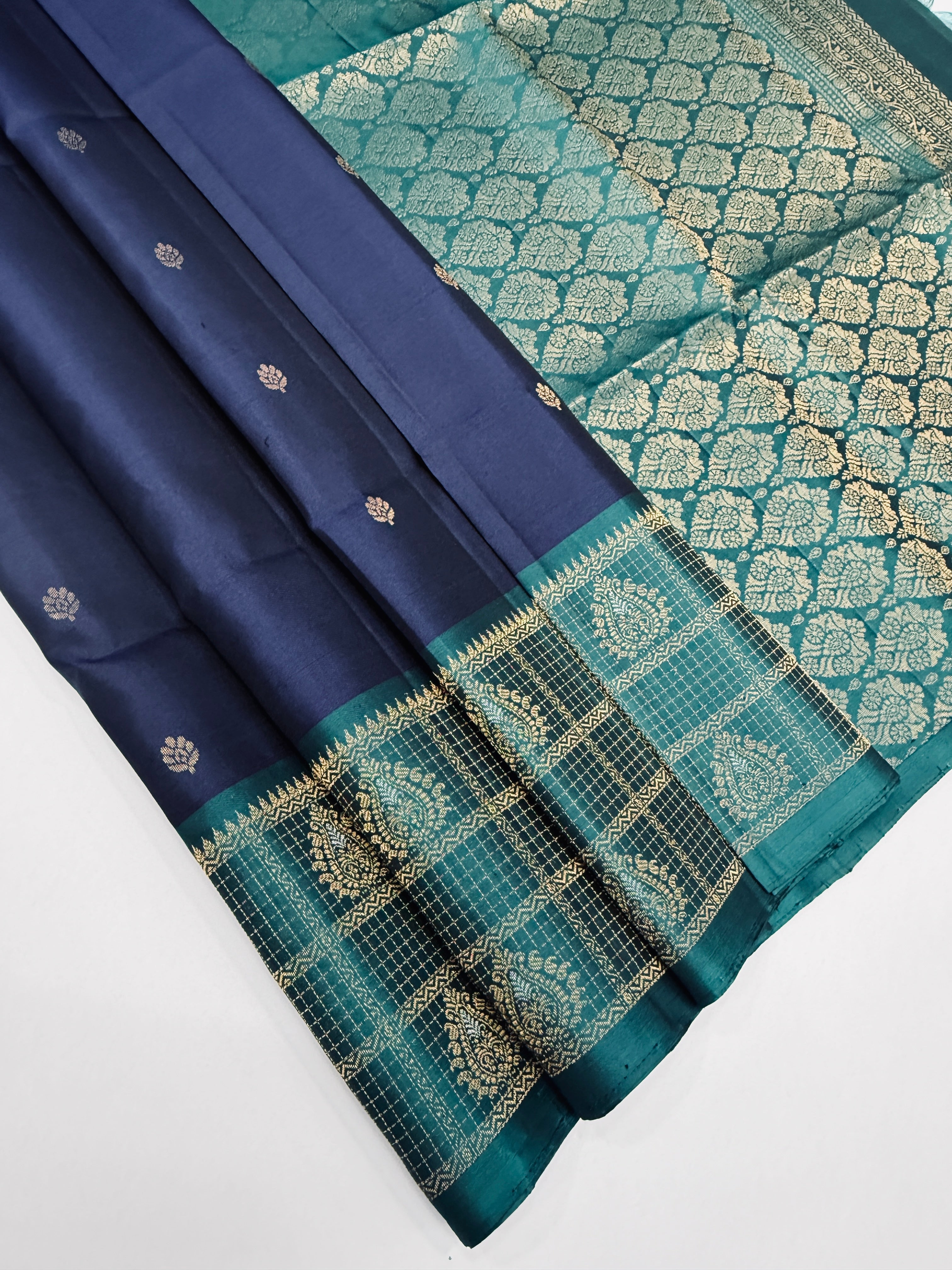VST252 - navy blue color body , peacock blue color pallu , blouse - Pure silk saree