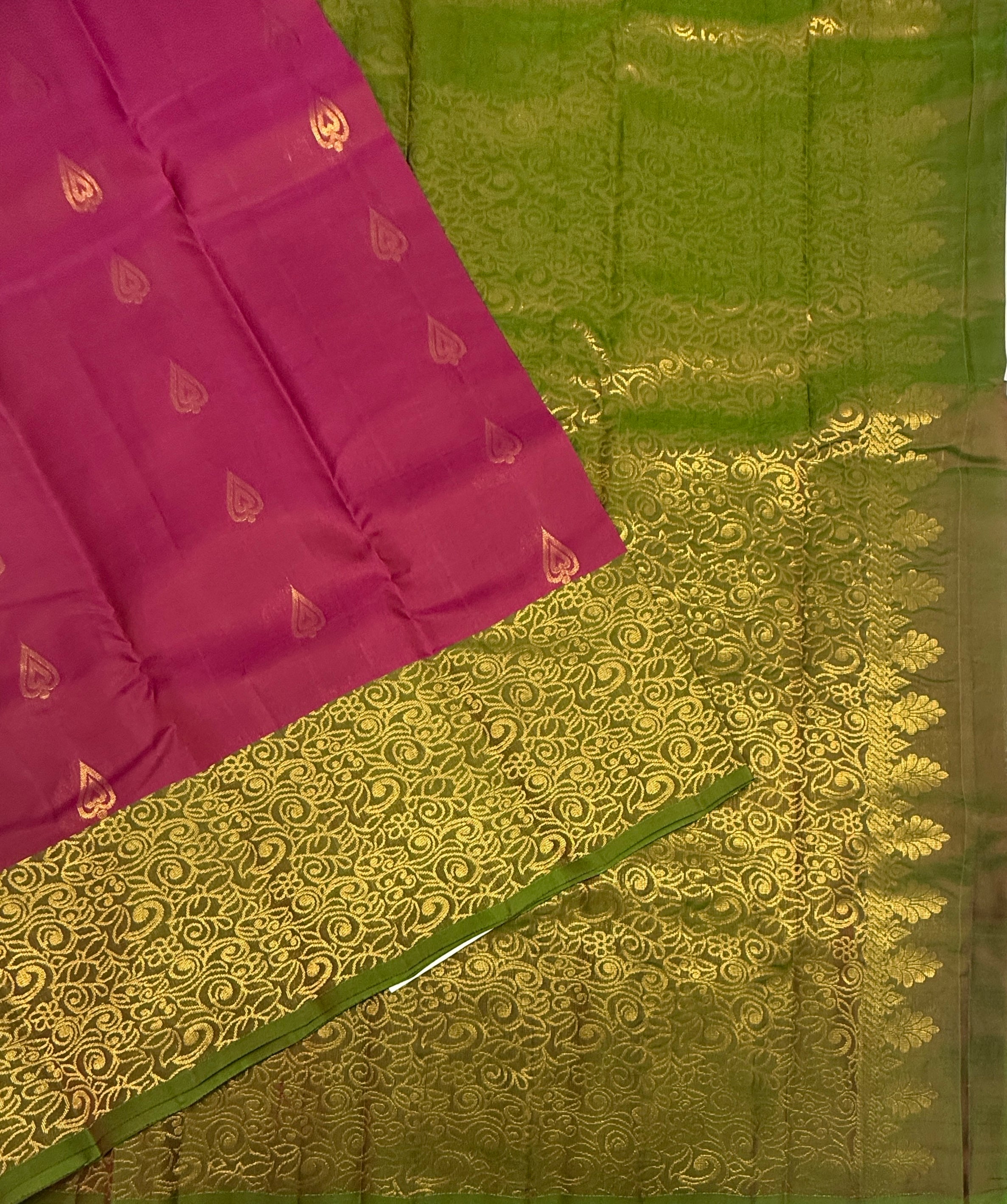 VSM160 - purple color body , green color pallu , blouse
