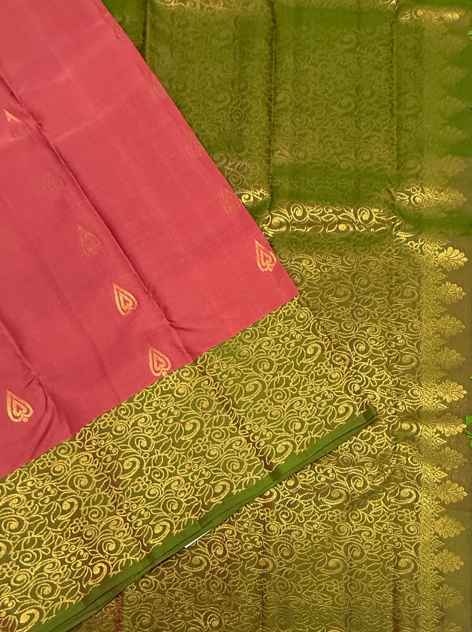 VSM159 - light pink color body , green color pallu , blouse&nbsp;