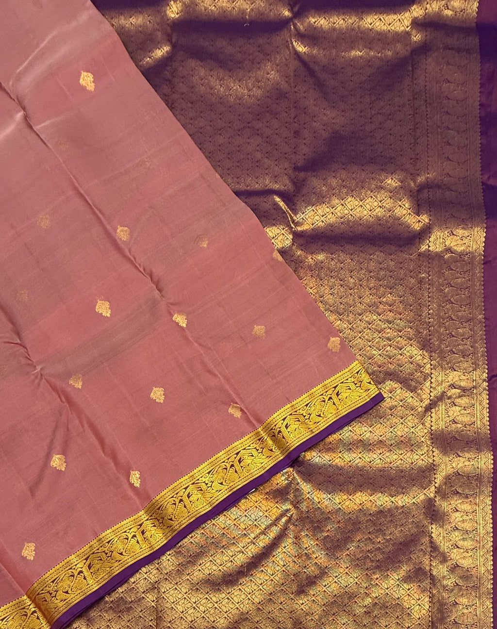 VSM96 - Onion Pinkcolor body , Voilet color pallu , blouse&nbsp;