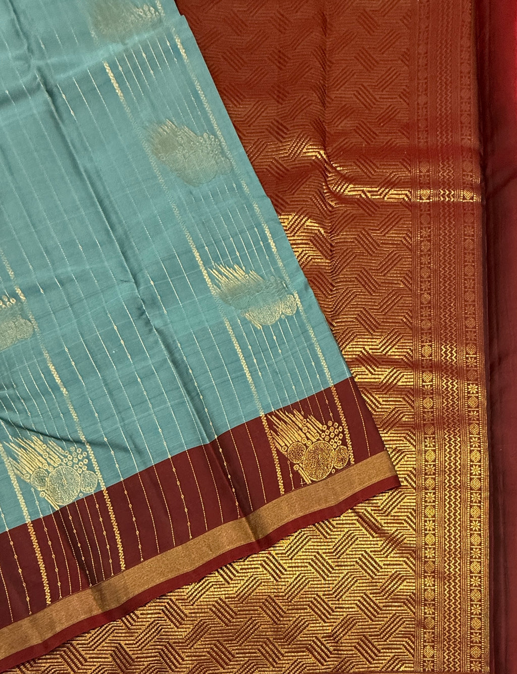 VSM114 - Pastel blue color body , maroon color pallu , blouse.