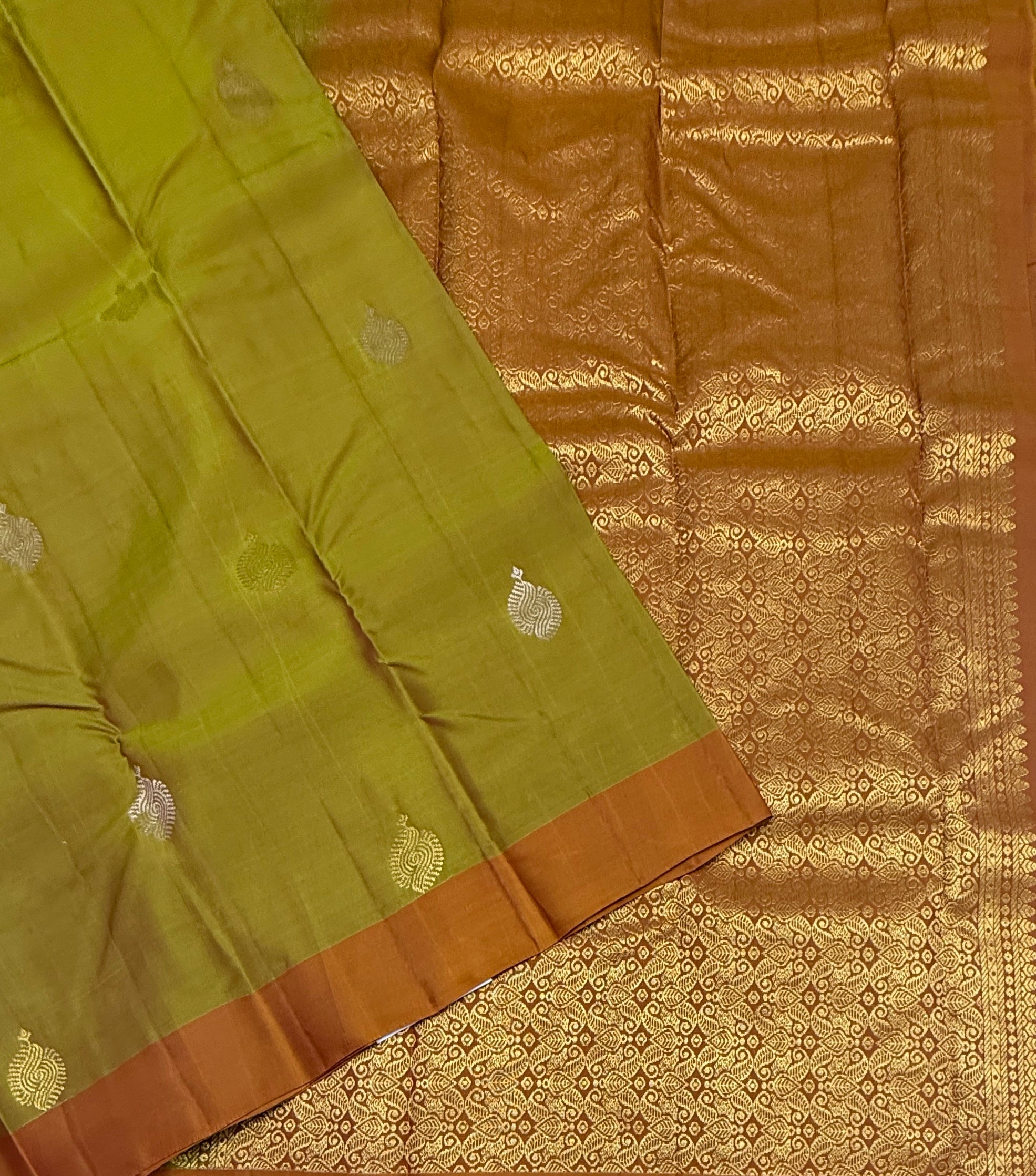 VSM83 - mehandi green color body , mustard color pallu , blouse