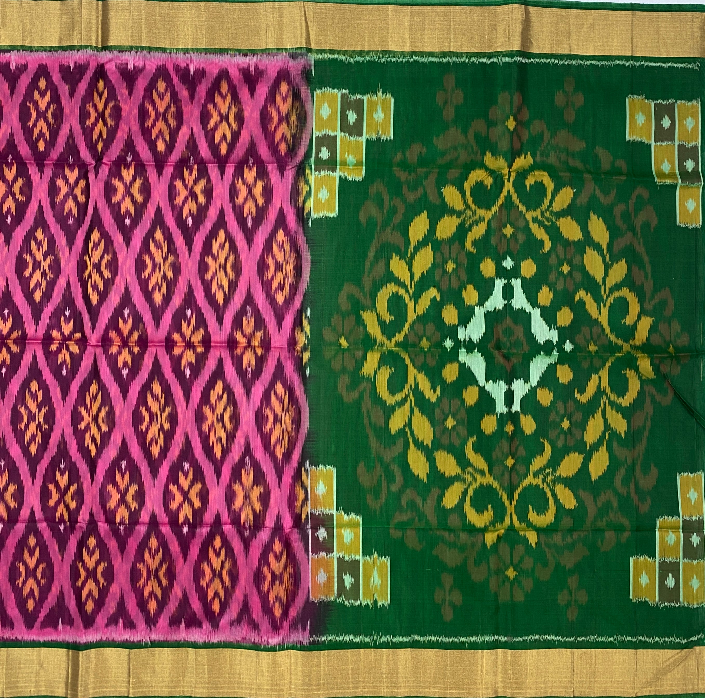 VSISC32 - pink color body , dark green color pallu , blouse.