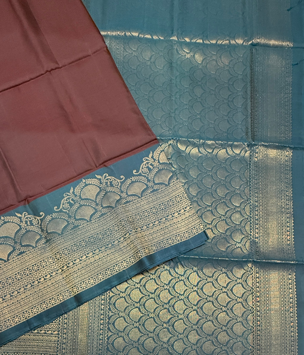 VSM58 - maroon color body , peacock green color pallu , blouse&nbsp;