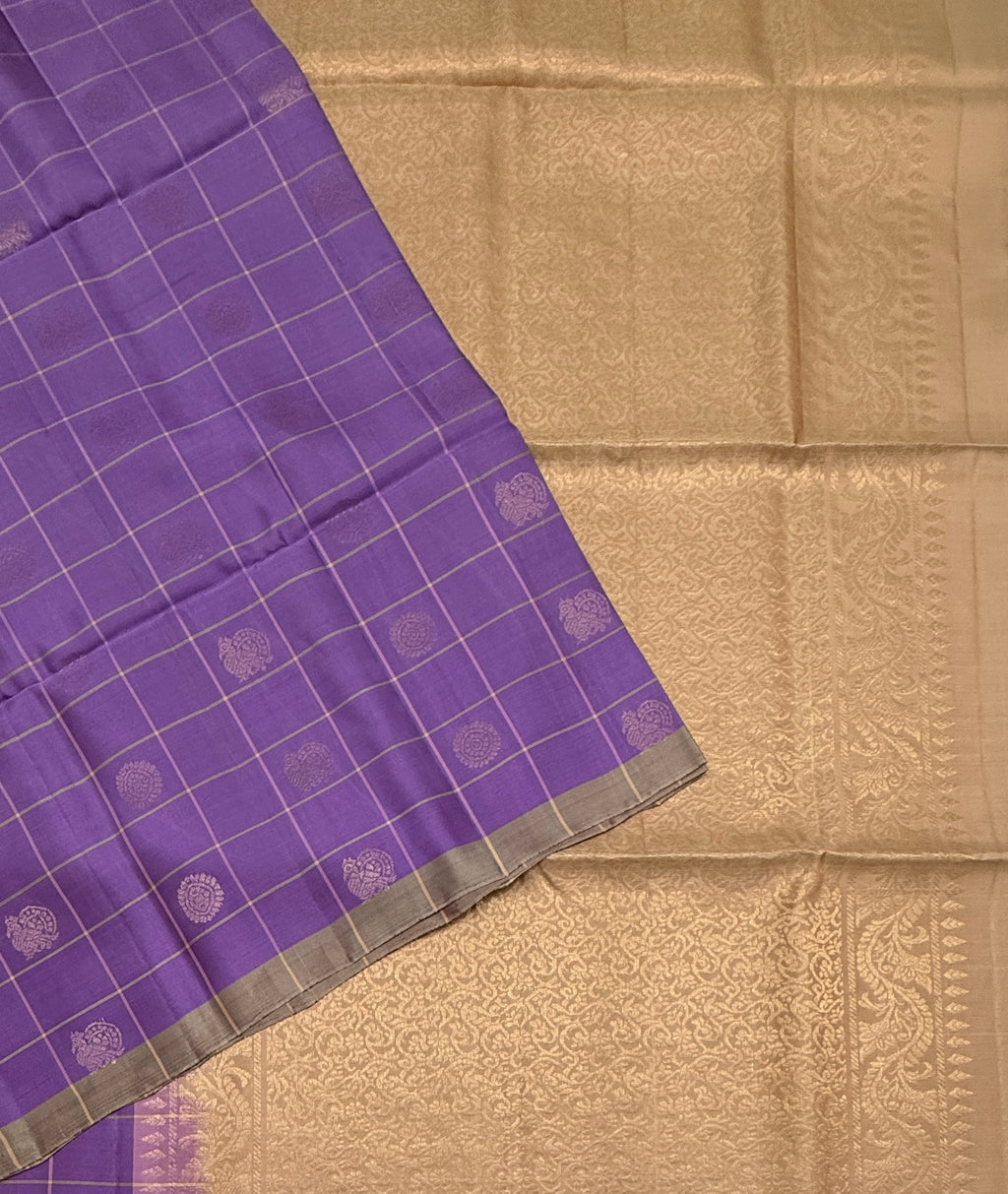 VSM293 - lavender color body , light peach color pallu , blouse&nbsp;