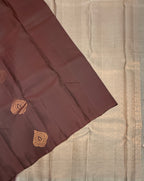 VSM24 - dark brown color body , light peach color pallu , blouse&nbsp;