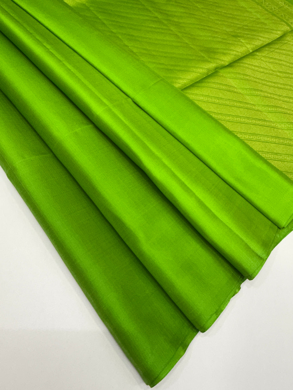 VSP731 - parrot green color body, pallu , blouse - Pure silk saree