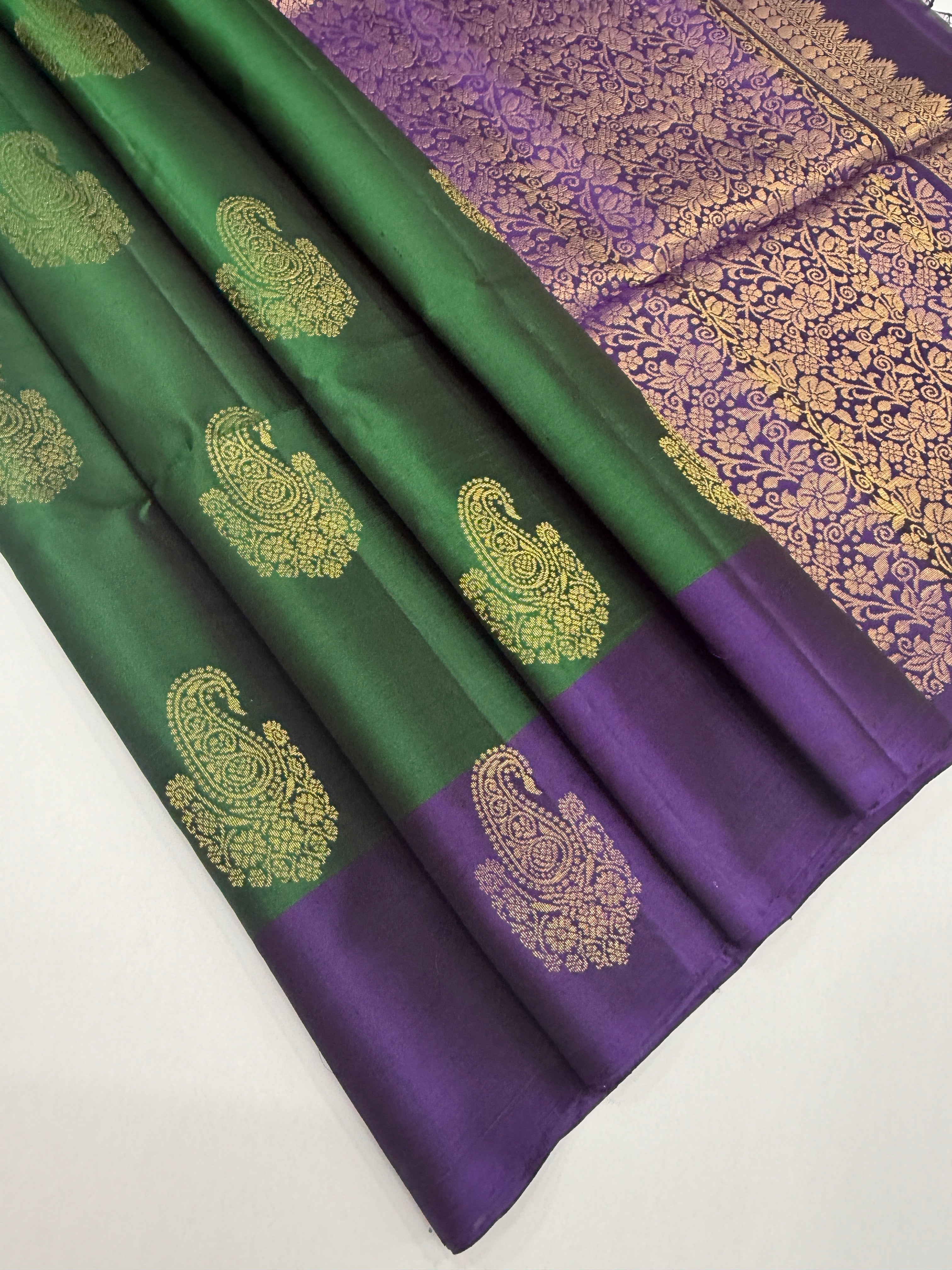 VSCB633 - bottle green color body ,violet color pallu , blouse - Pure silk saree
