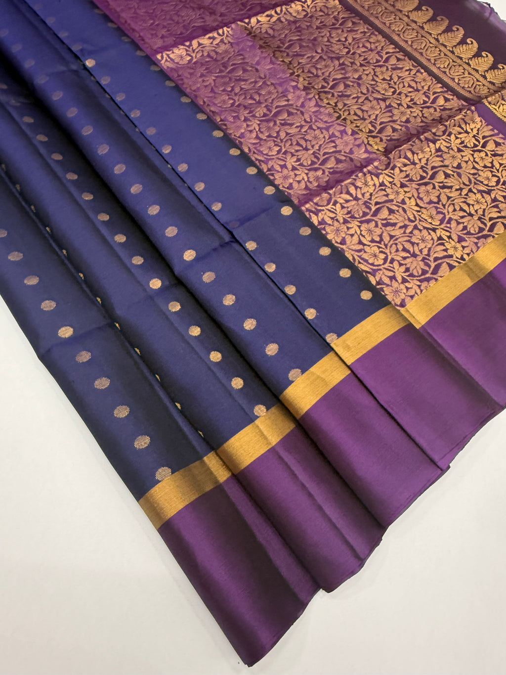 VSCB635 - navy blue color body , violet color pallu , blouse - Pure silk saree