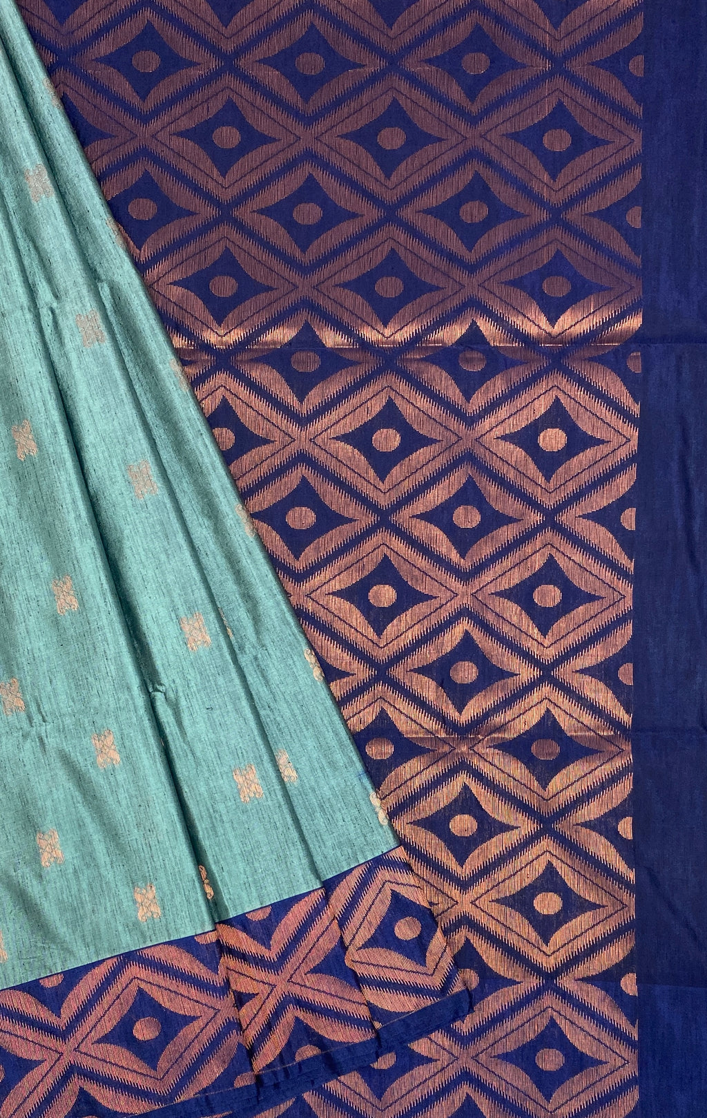 VSAS845 - pastel blue color body , navy blue color pallu , blouse.