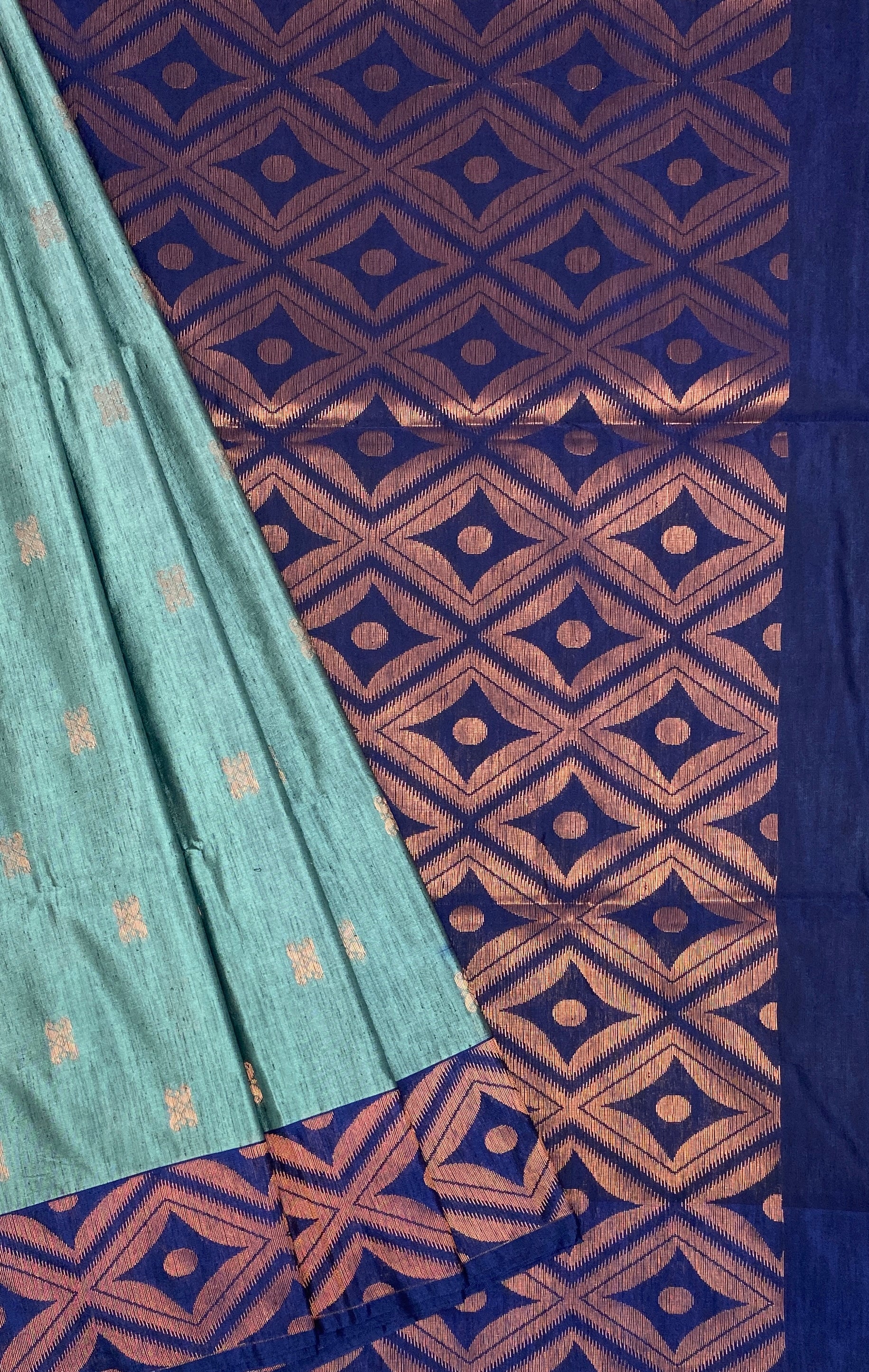 VSAS845 - pastel blue color body , navy blue color pallu , blouse.