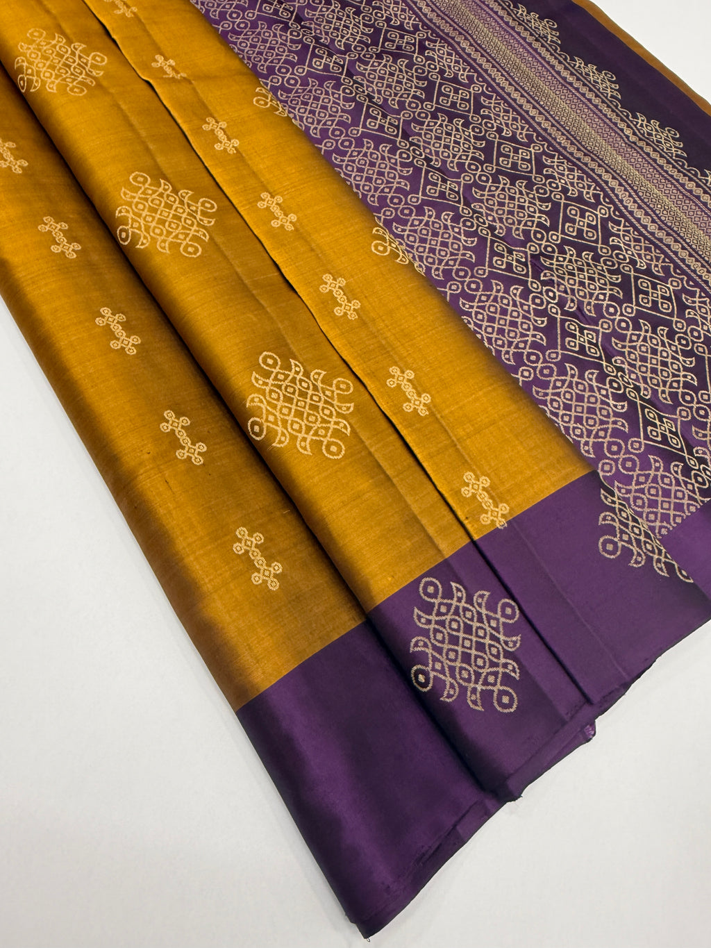 VSCB640 - honey brown color body , violet color pallu , blouse - Pure silk saree