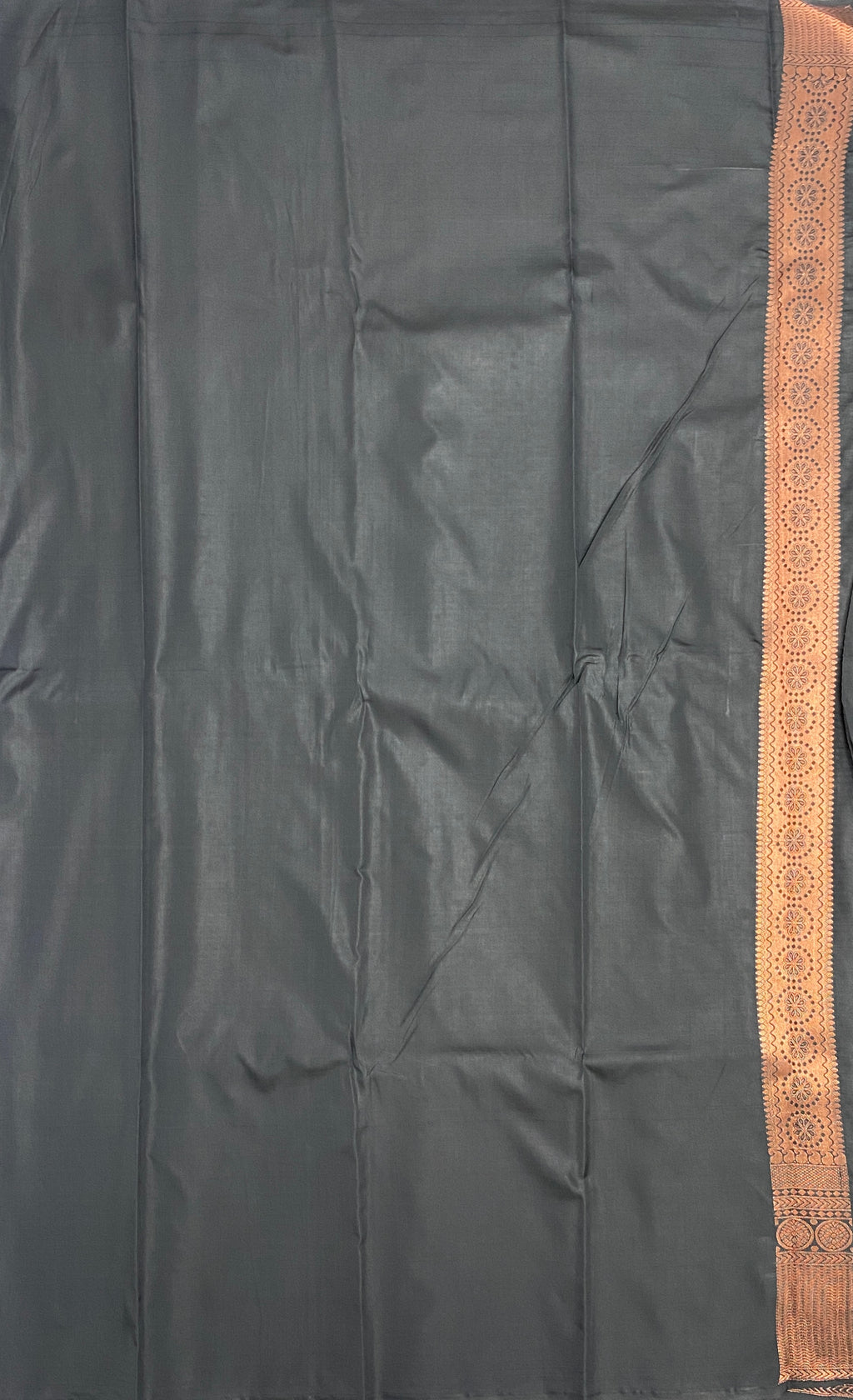 VSAS56 - black color body, pallu , blouse.