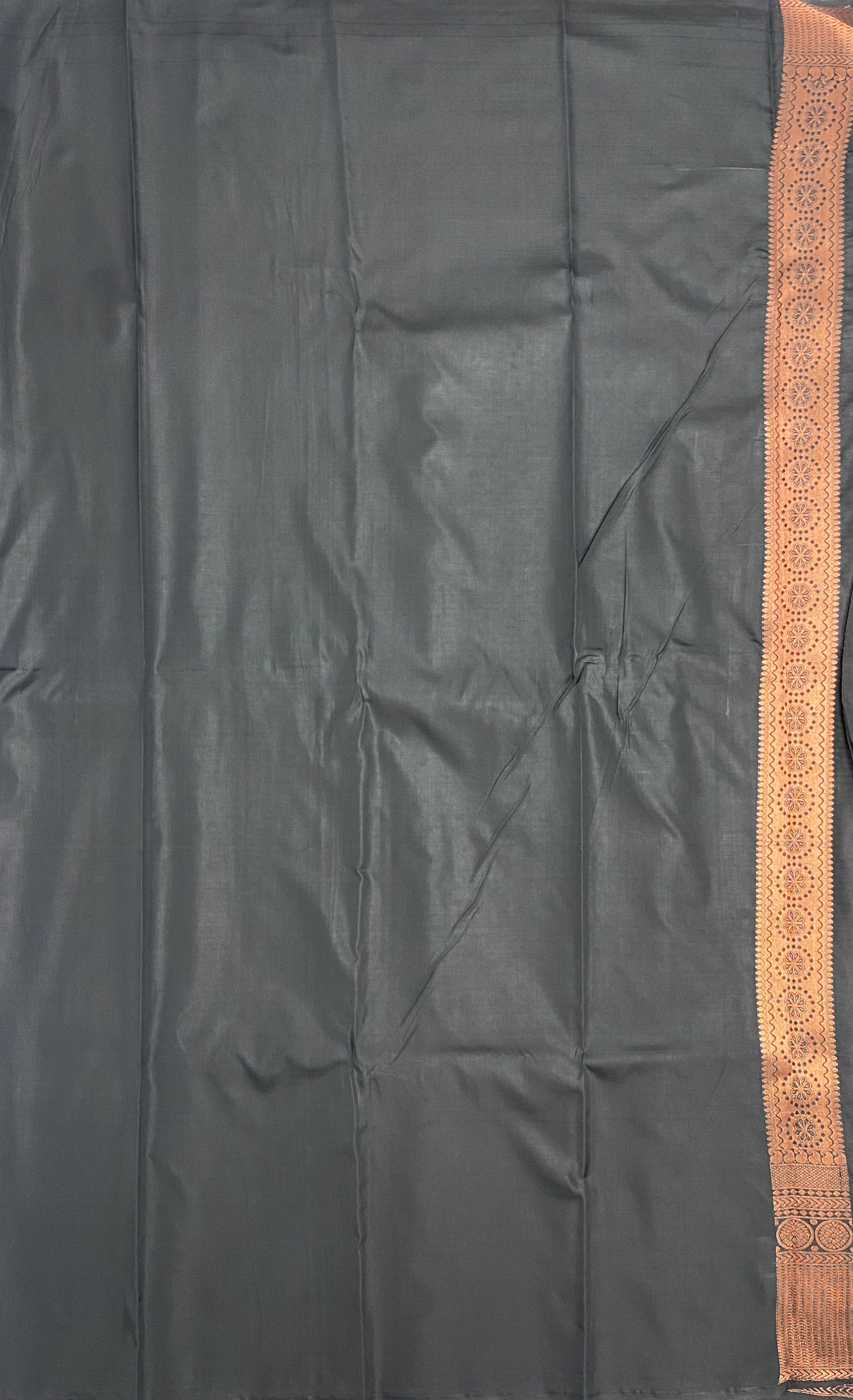 VSAS56 - black color body, pallu , blouse.