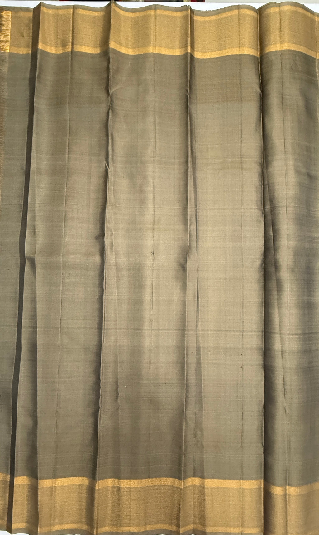 VSF1085 - green color body , beige color pallu,blouse - Pure silk saree