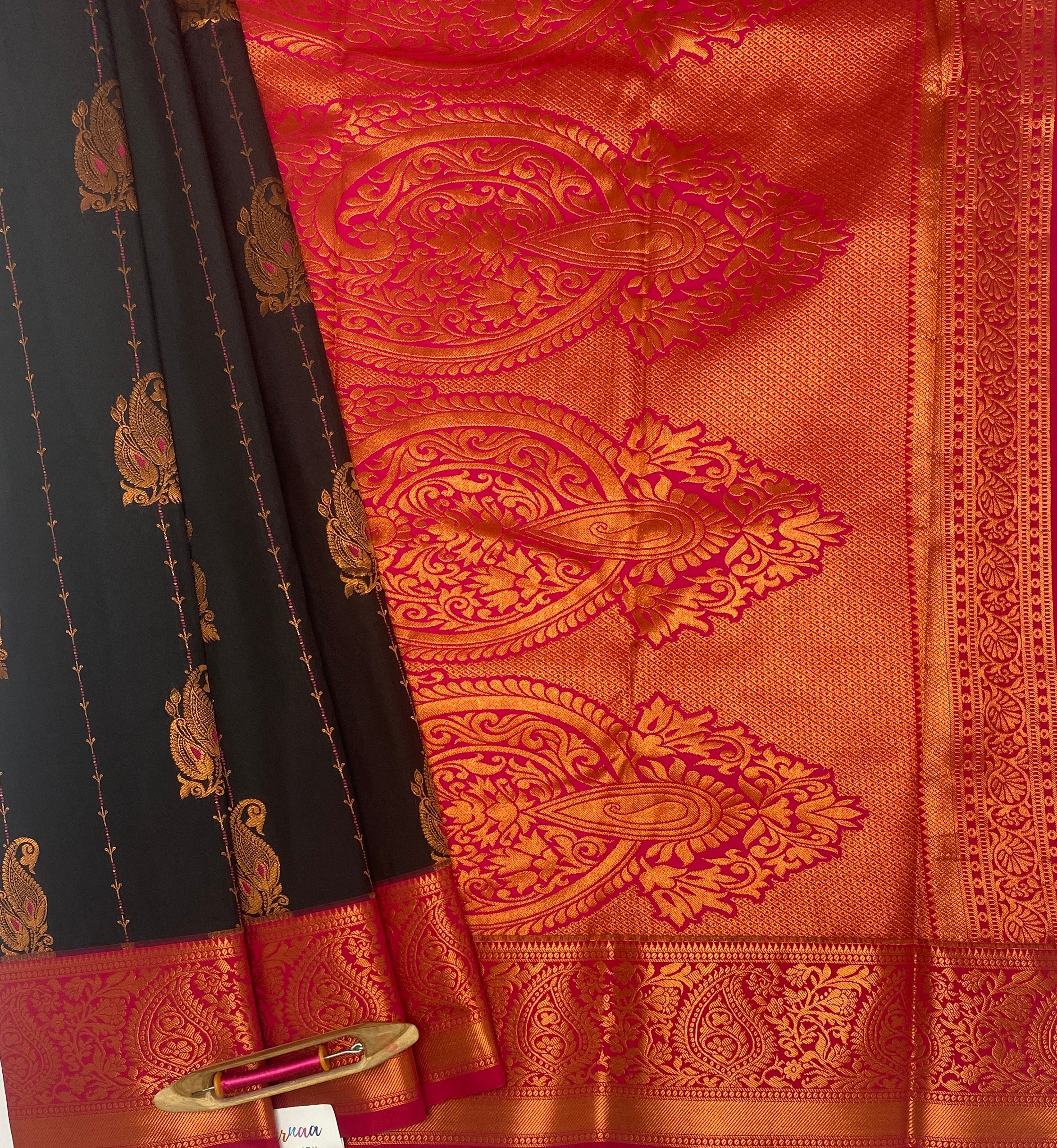 VSAS448 - black color body , rani pink color pallu , blouse.
