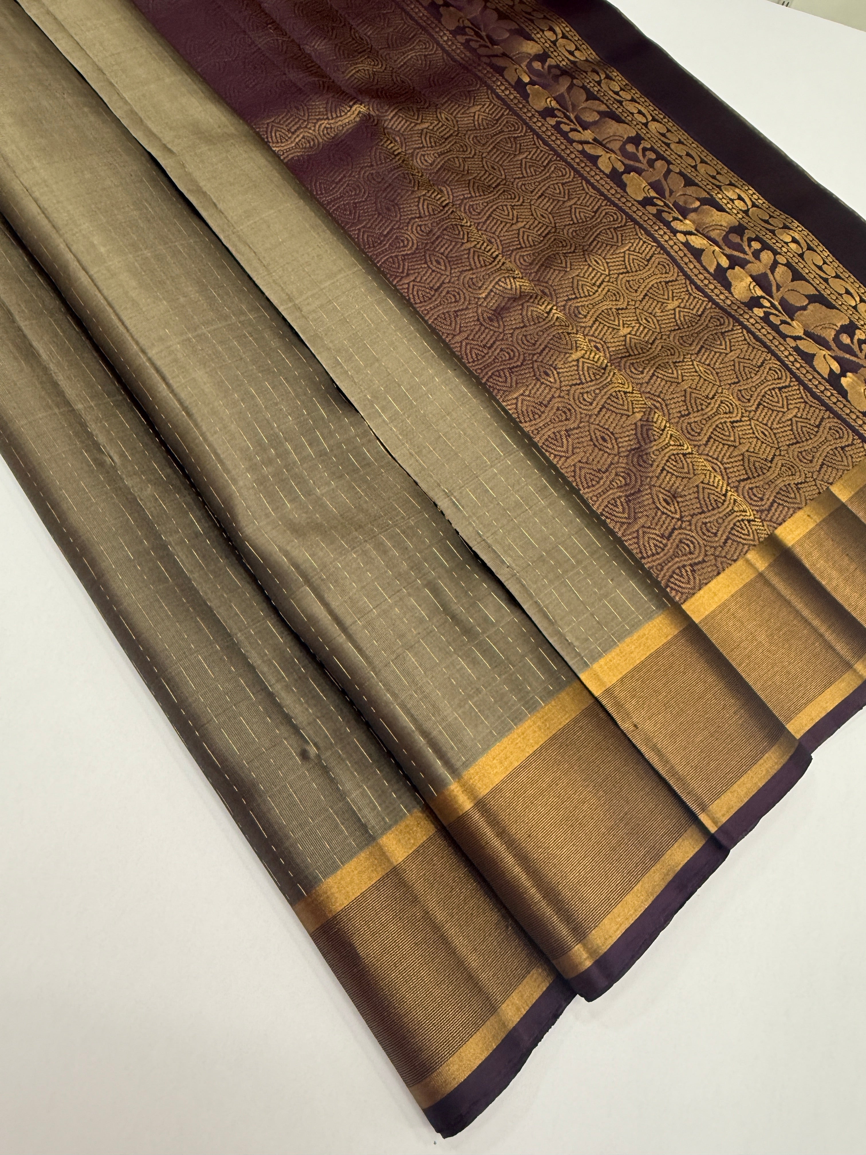 VSF1092 - grey color body , dark purple color pallu,blouse - Pure silk saree
