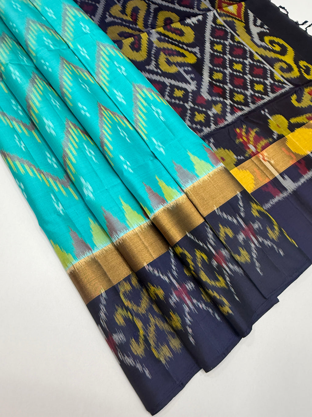 VSIS465 - sky blue color body , navy blue color pallu , blouse - Pure silk saree