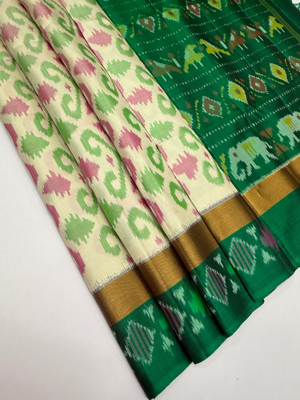 VSIS468 - half white color body , green color pallu , blouse - Pure silk saree